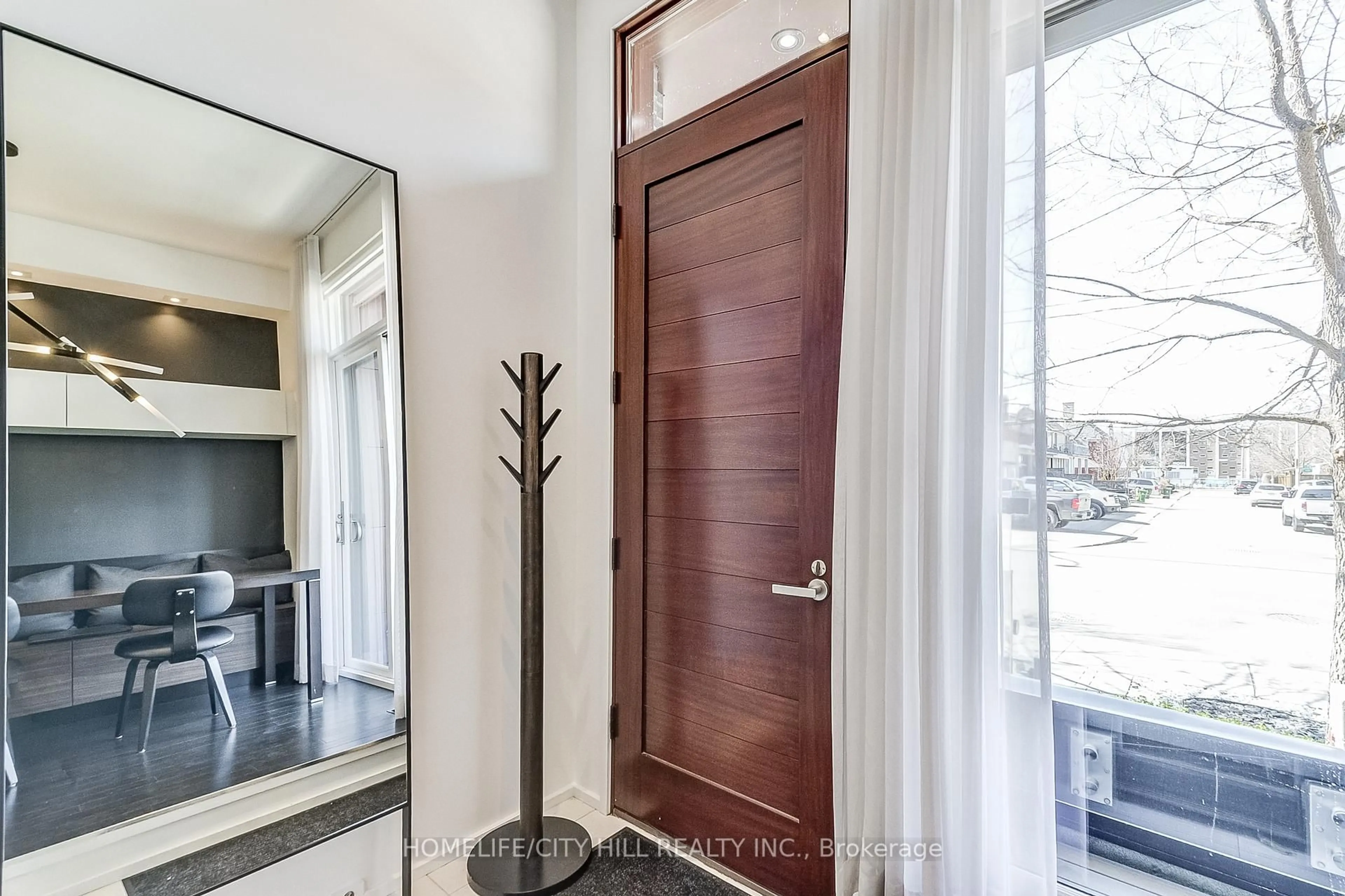 Indoor entryway for 249 Claremont St, Toronto Ontario M6J 2N1