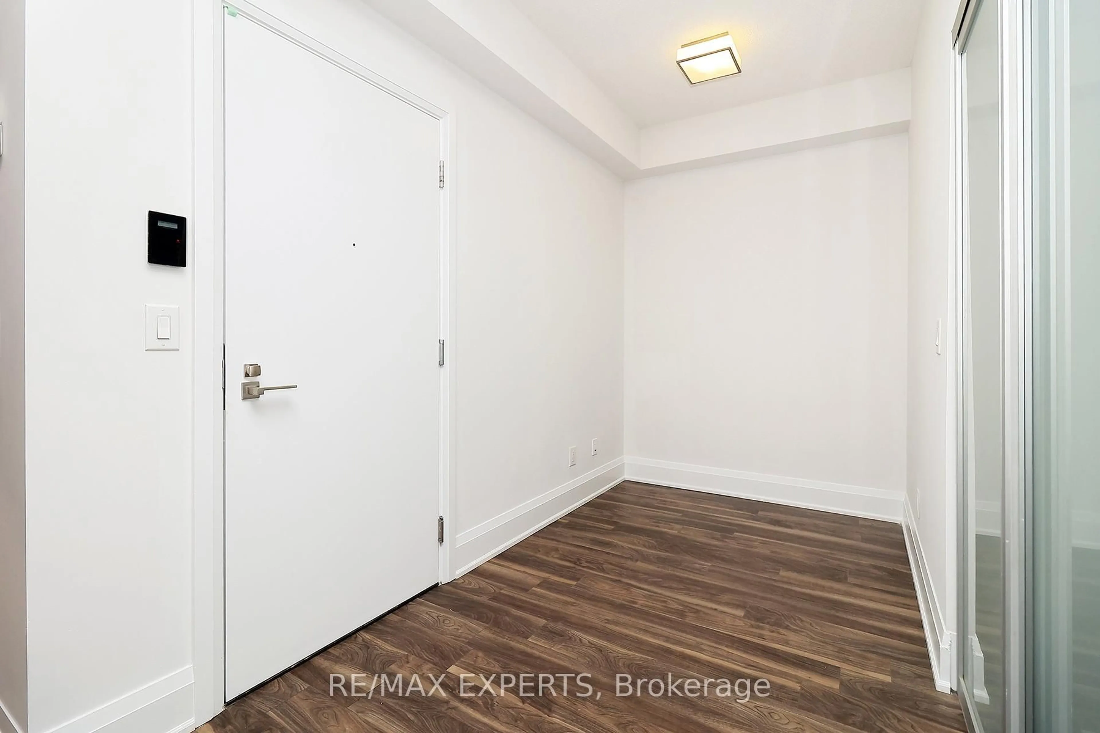 Indoor entryway for 120 Harrison Garden Blvd #1301, Toronto Ontario M2H 0H1