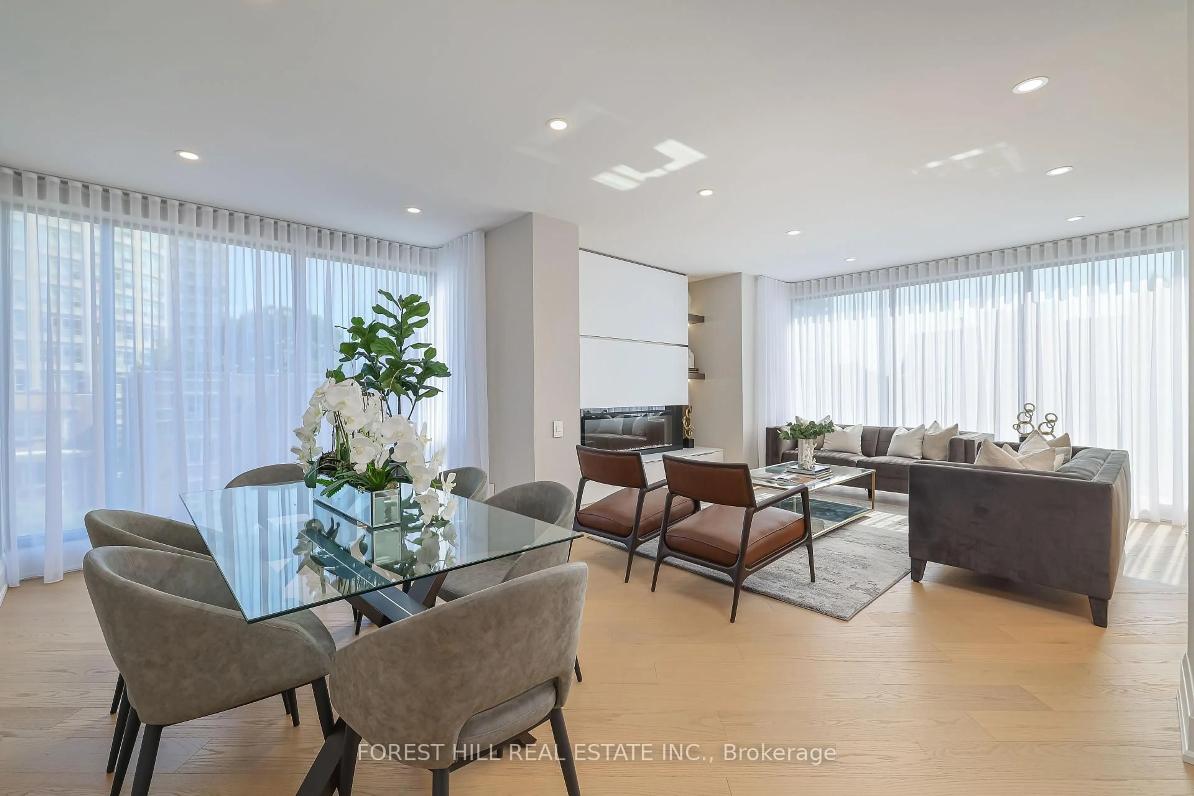 Living room with furniture, unknown for 342 Spadina Rd #301, Toronto Ontario M5P 2V4