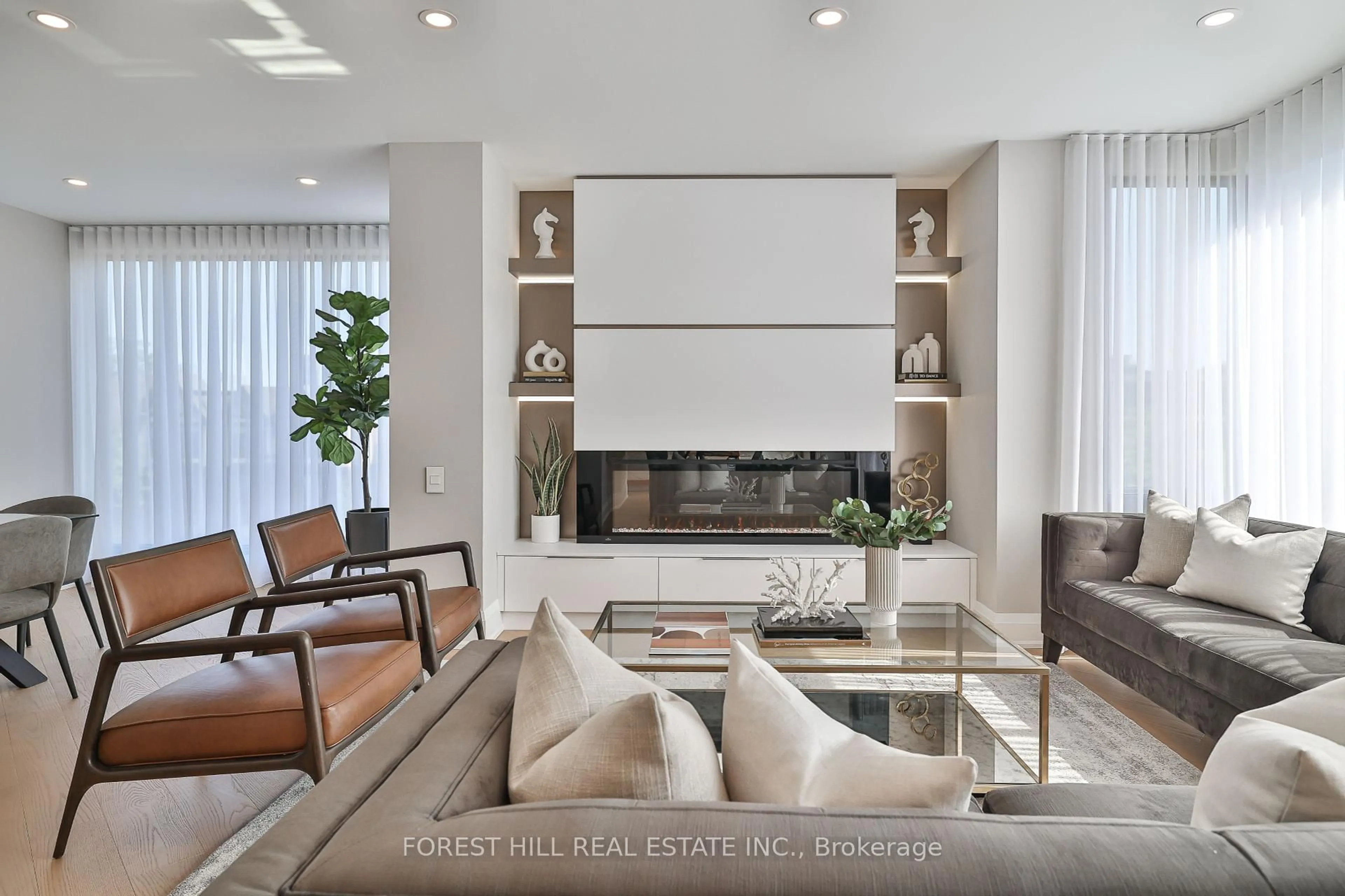 Living room with furniture, unknown for 342 Spadina Rd #301, Toronto Ontario M5P 2V4