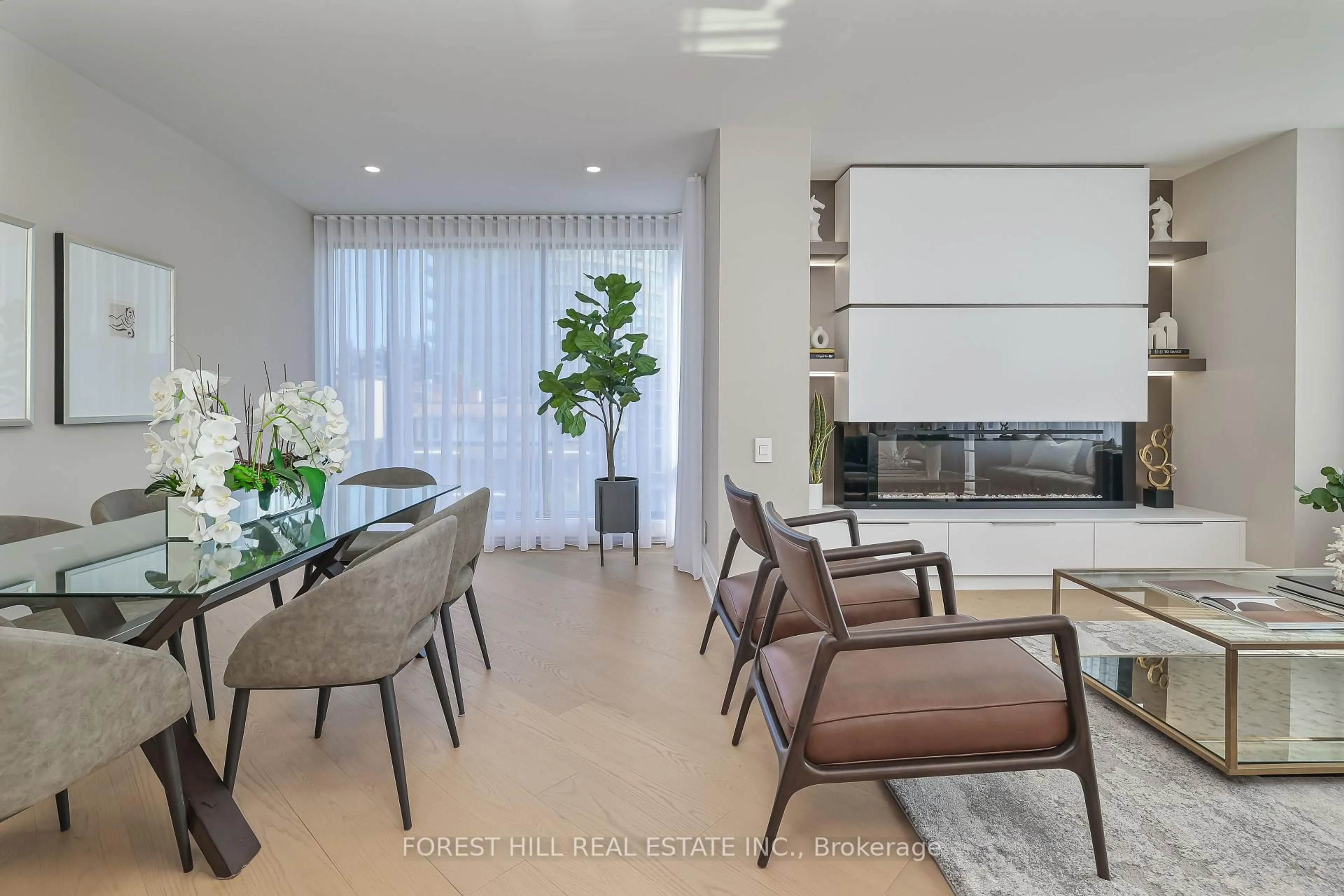 Living room with furniture, unknown for 342 Spadina Rd #301, Toronto Ontario M5P 2V4