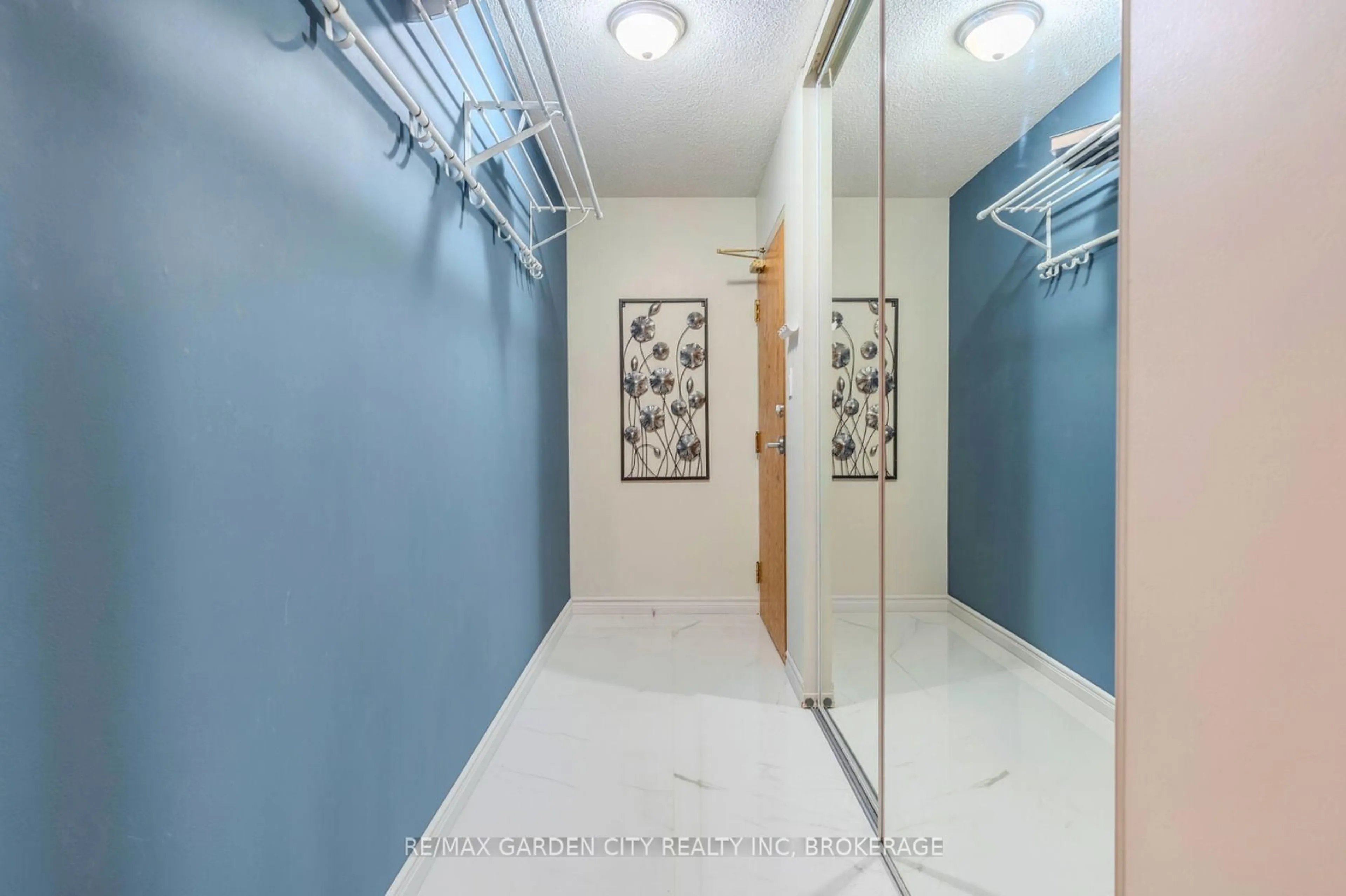 Unknown for 897 Sheppard Ave #202, Toronto Ontario M3H 2T4
