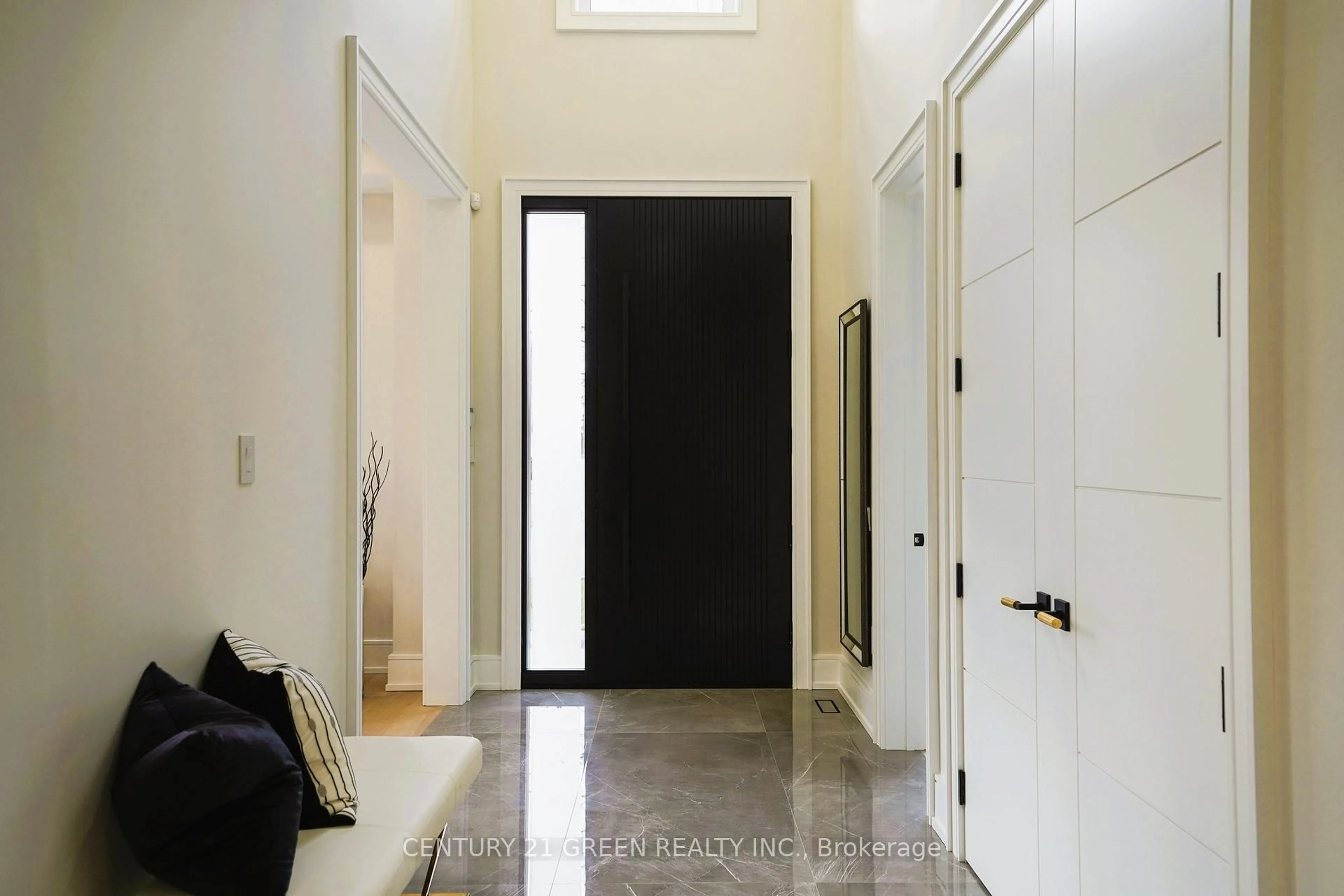 Indoor entryway for 49 Grantbrook St, Toronto Ontario M2R 2E8