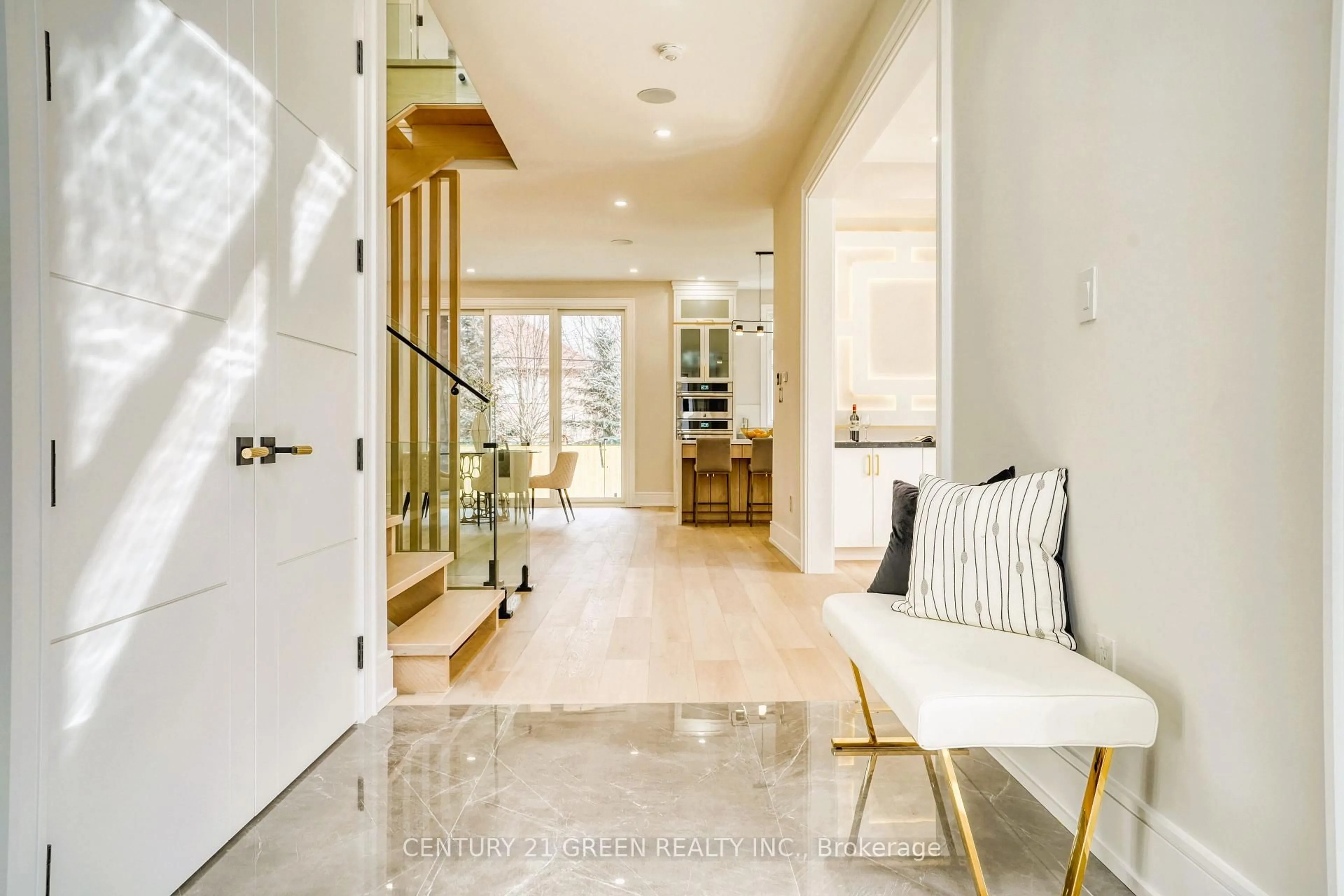 Indoor entryway for 49 Grantbrook St, Toronto Ontario M2R 2E8