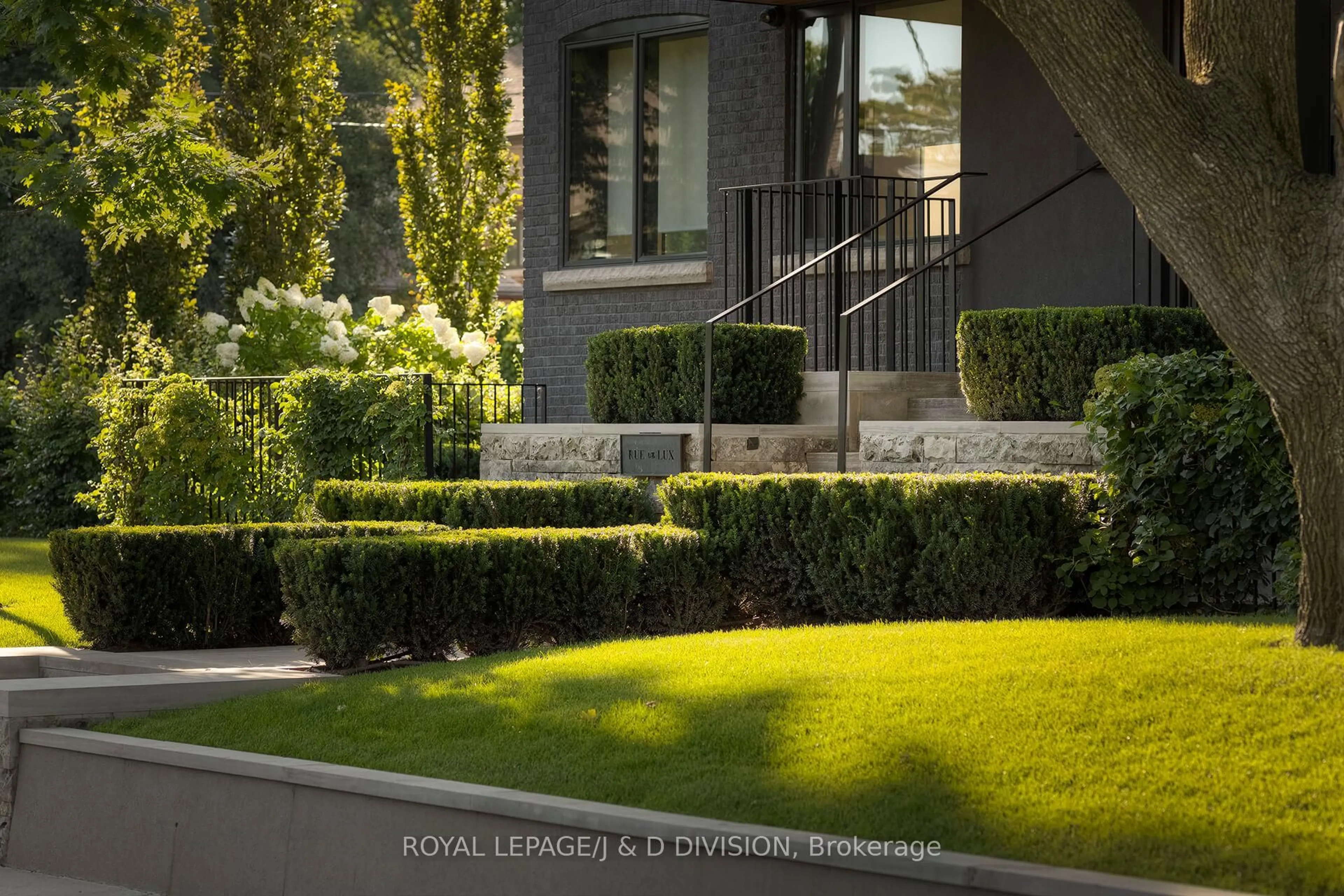 Patio, street for 18 Humewood Gdns, Toronto Ontario M6C 1E8