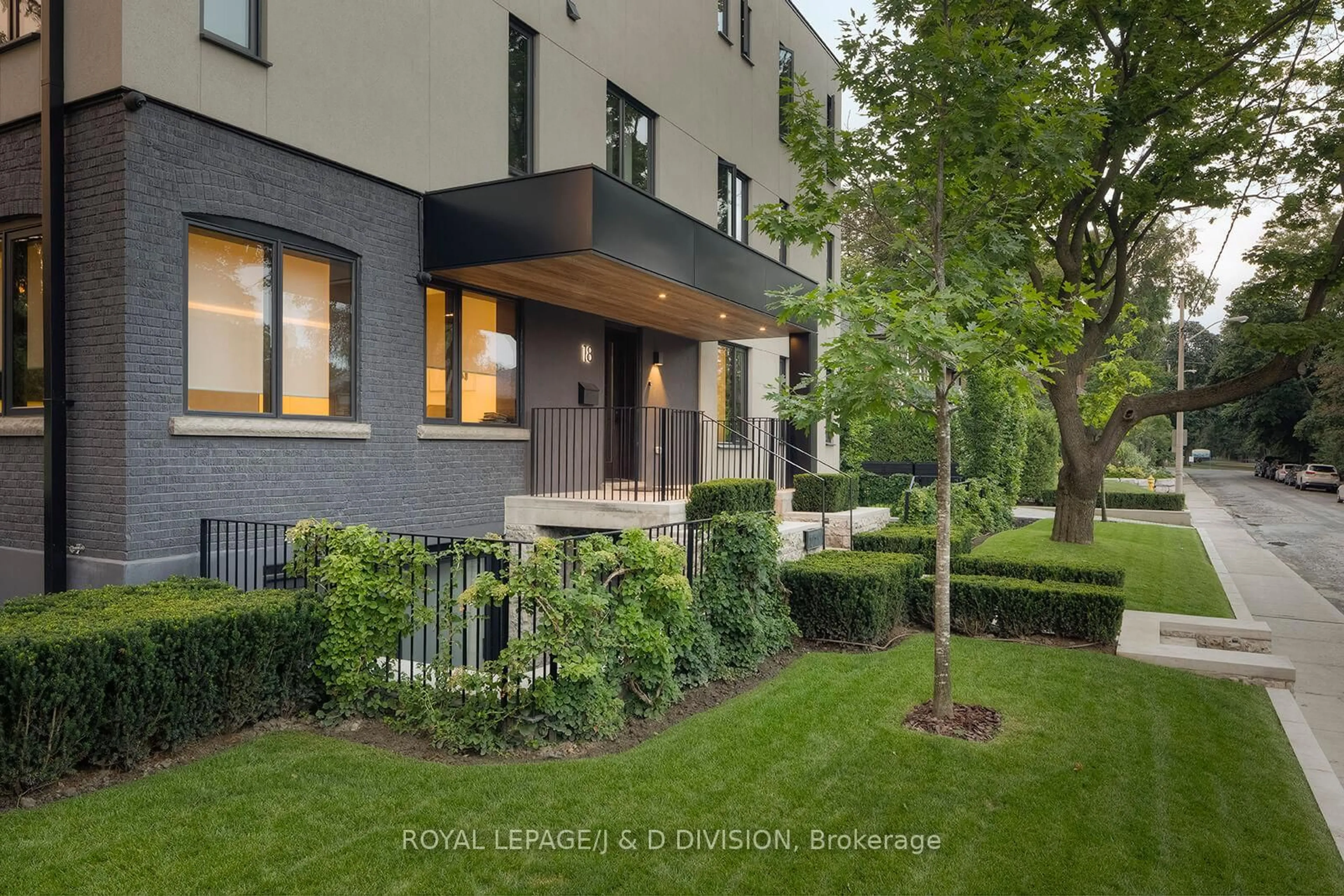 Patio, street for 18 Humewood Gdns, Toronto Ontario M6C 1E8