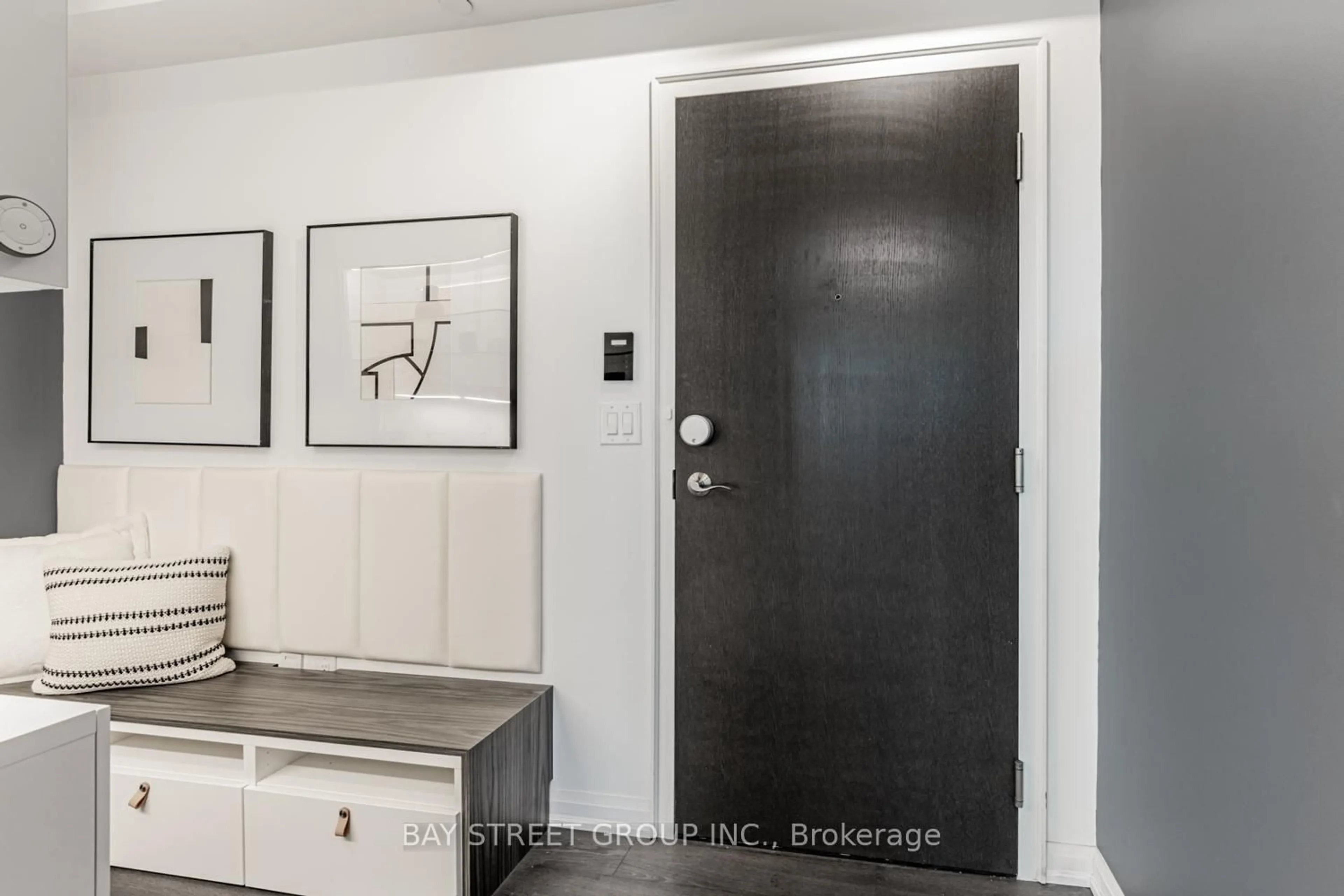 Indoor entryway for 9 Bogert Ave #2503, Toronto Ontario M2N 0H3