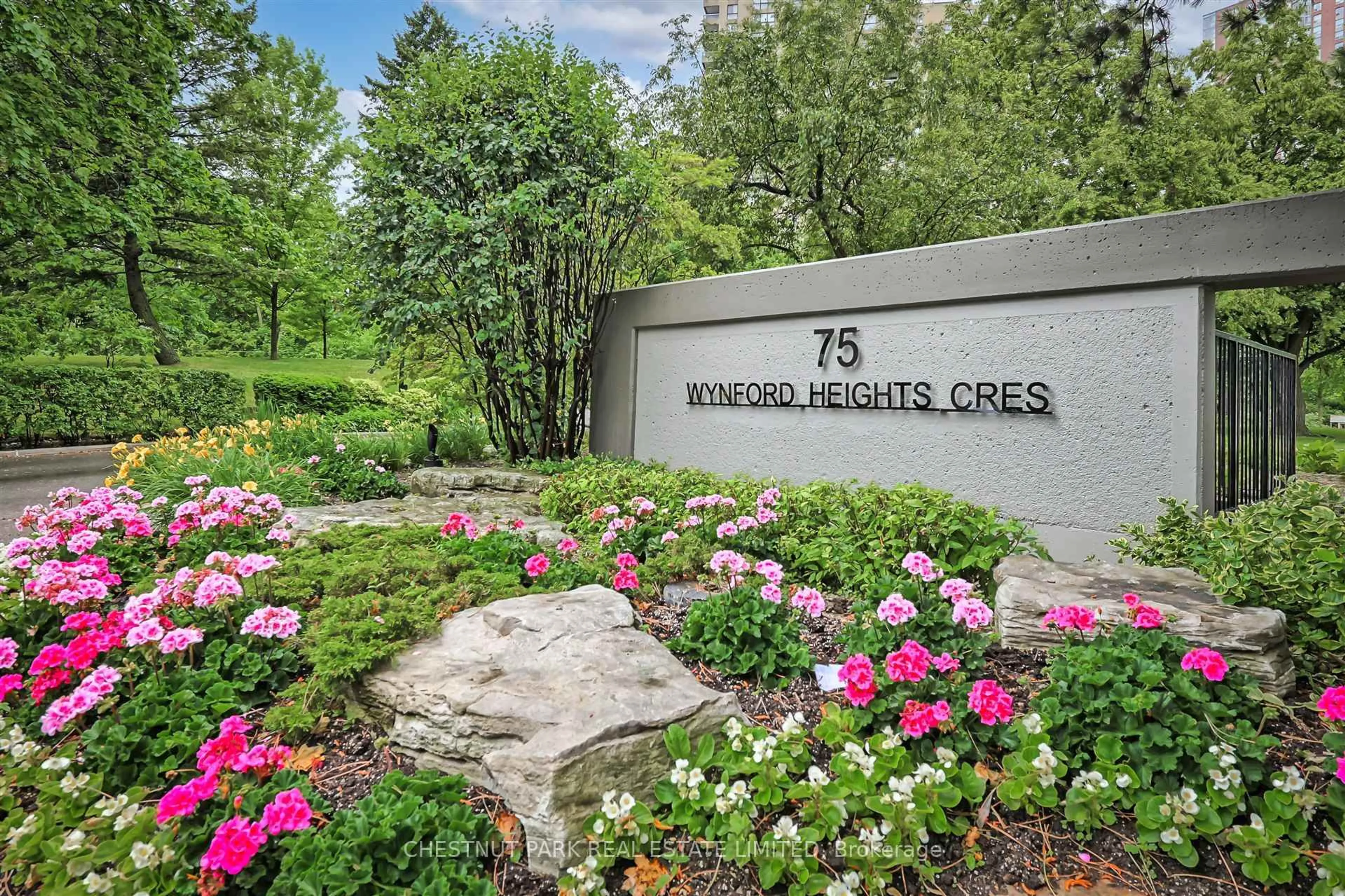 Indoor foyer for 75 Wynford Heights Cres #305, Toronto Ontario M3C 3H9