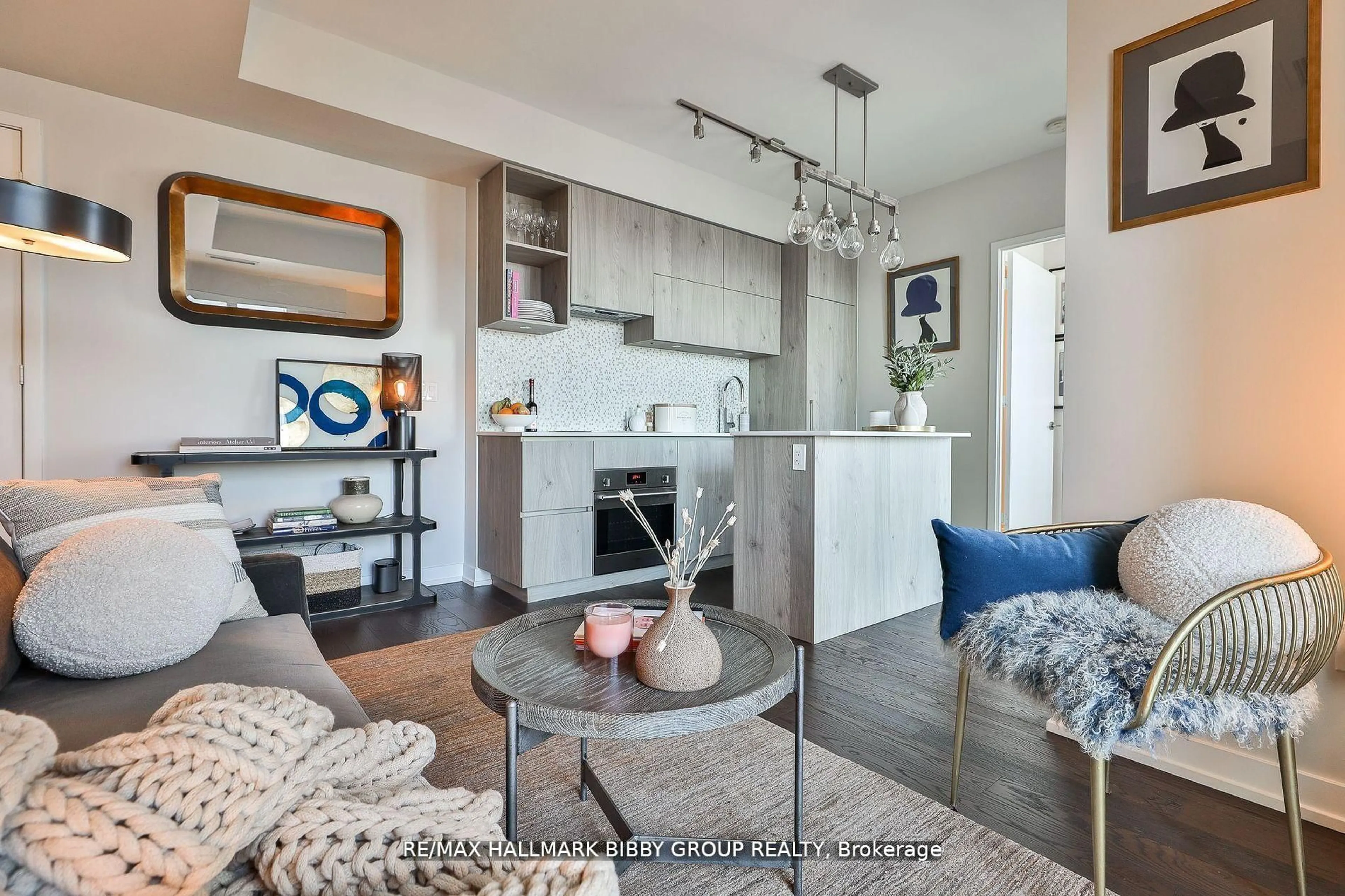 Open concept kitchen, unknown for 1 Yorkville Ave #5008, Toronto Ontario M4W 0B1