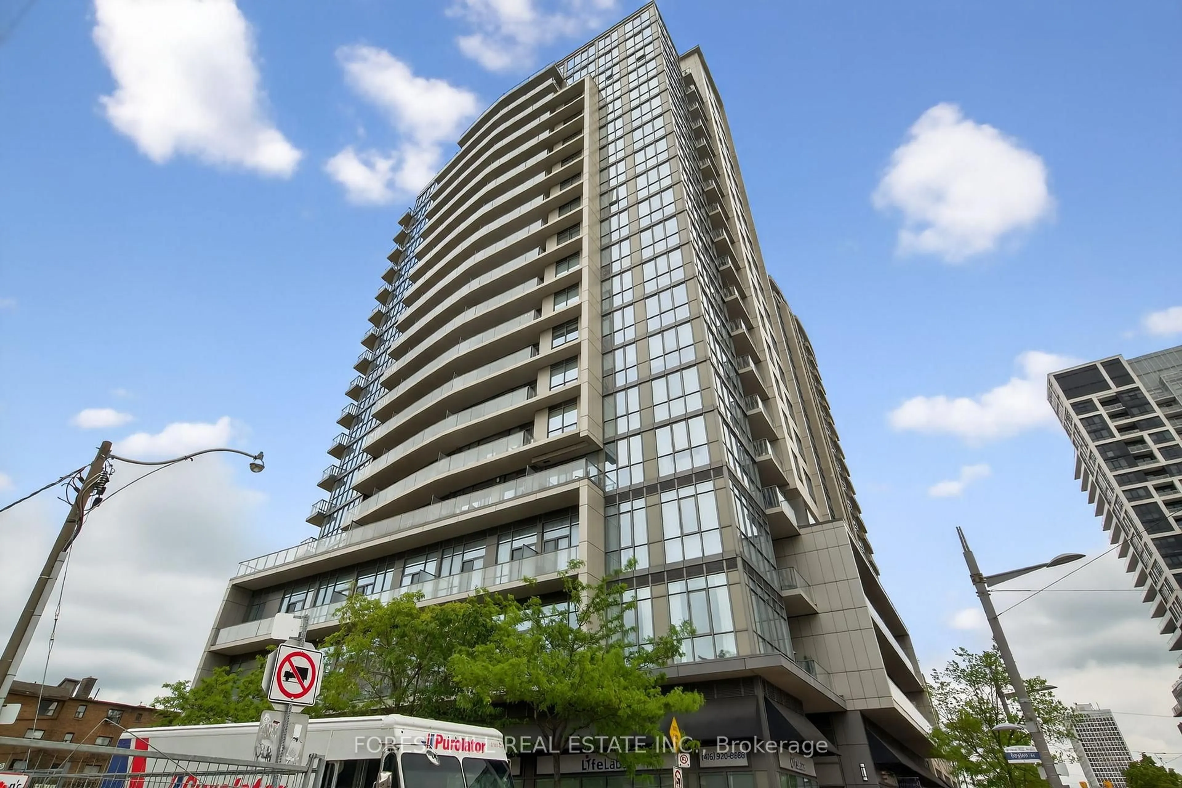 Patio, building for 530 St Clair Ave #1608, Toronto Ontario M6C 0A2