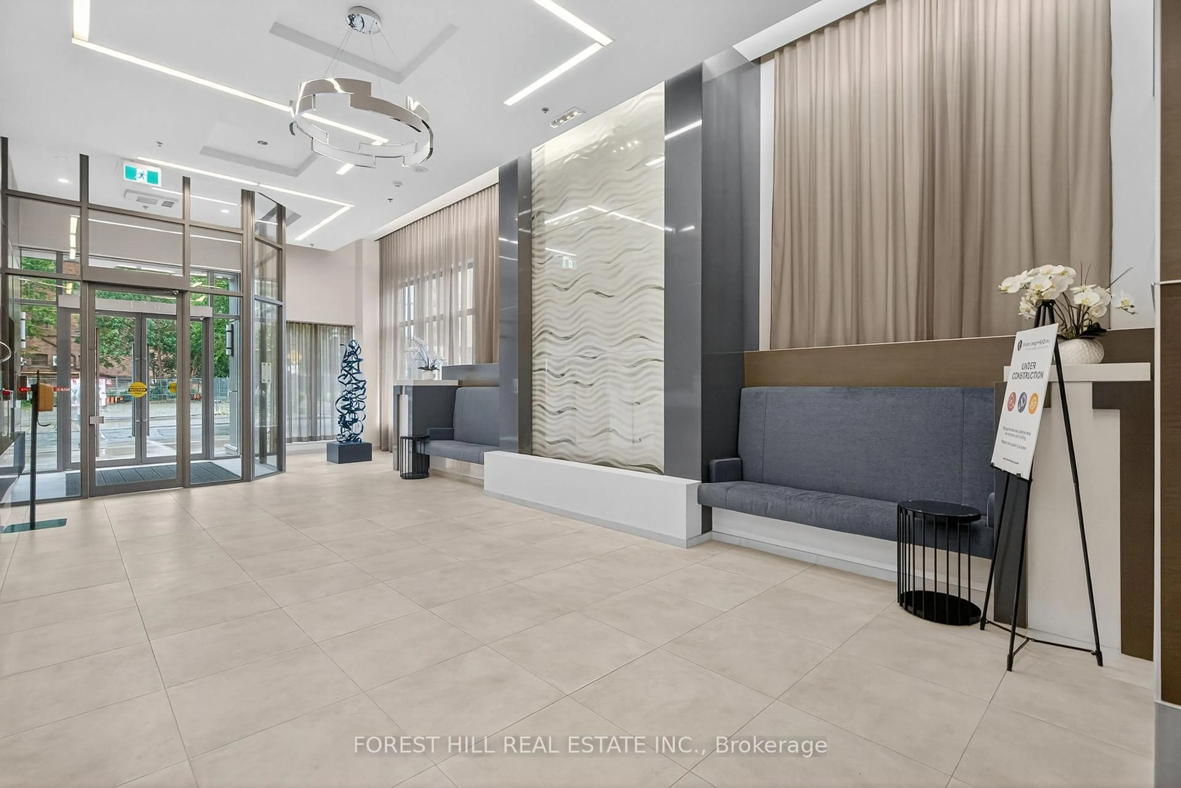 Lobby for 530 St Clair Ave #1608, Toronto Ontario M6C 0A2
