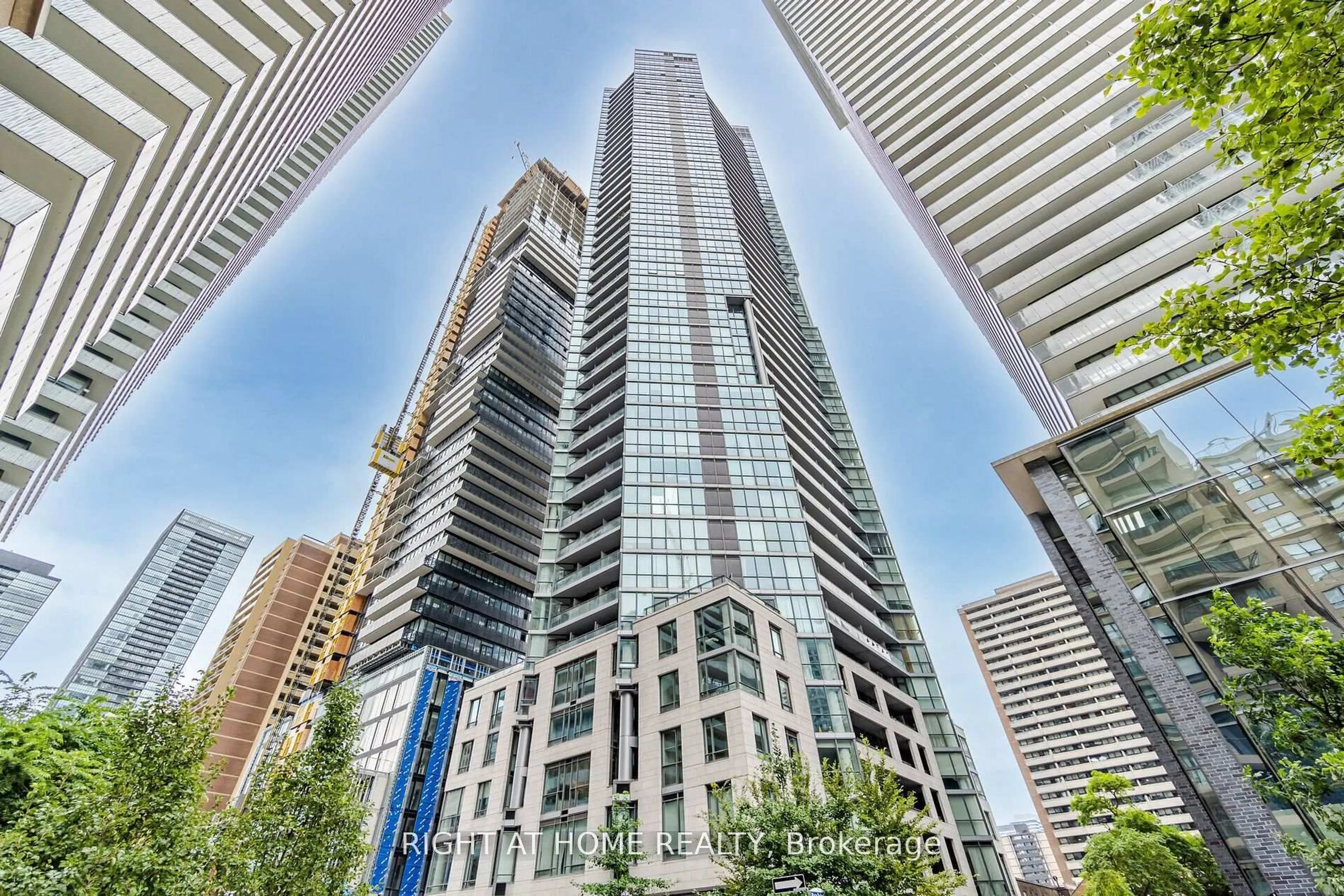 Unknown for 45 Charles St #3910, Toronto Ontario M4Y 1S2