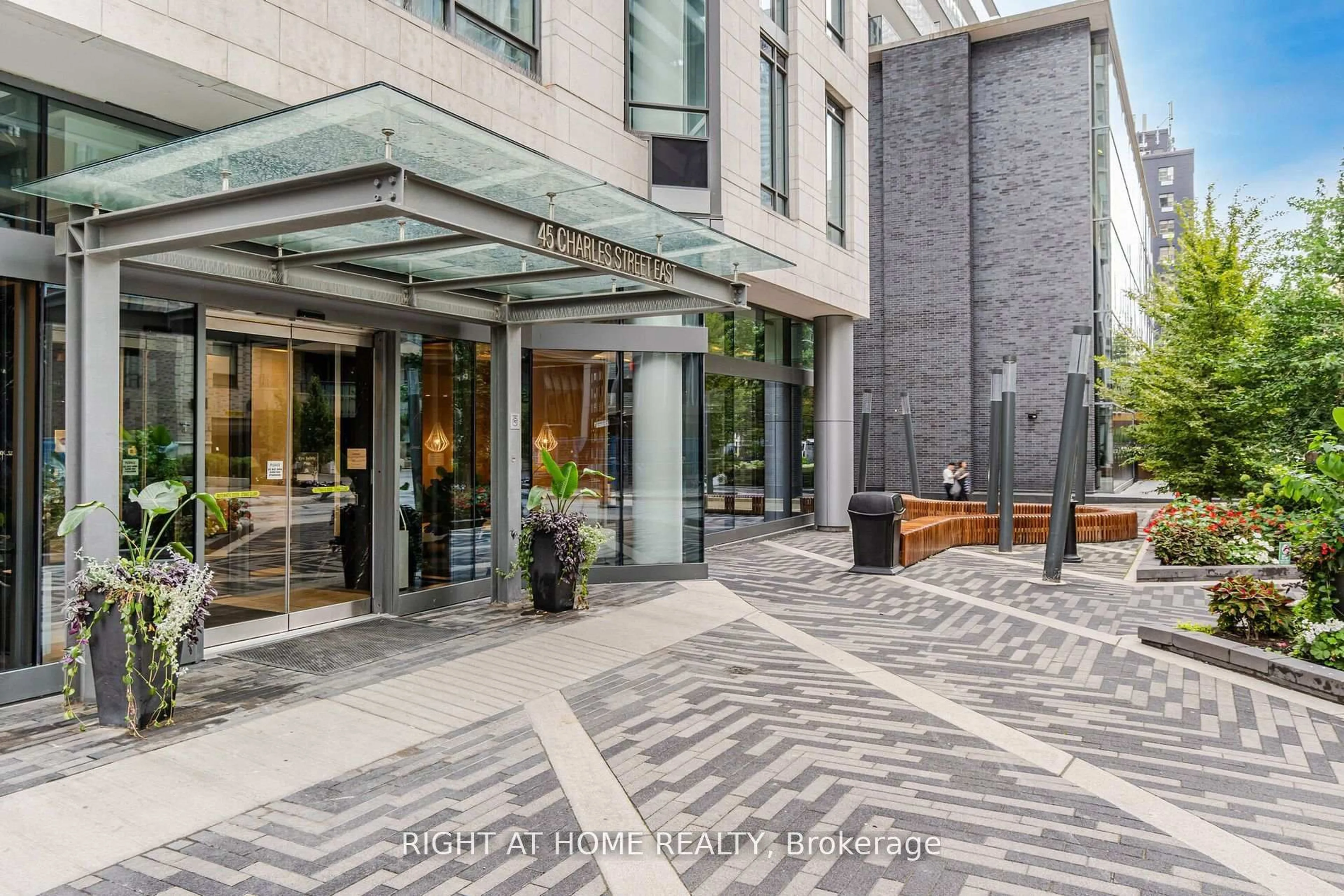 Unknown for 45 Charles St #3910, Toronto Ontario M4Y 1S2