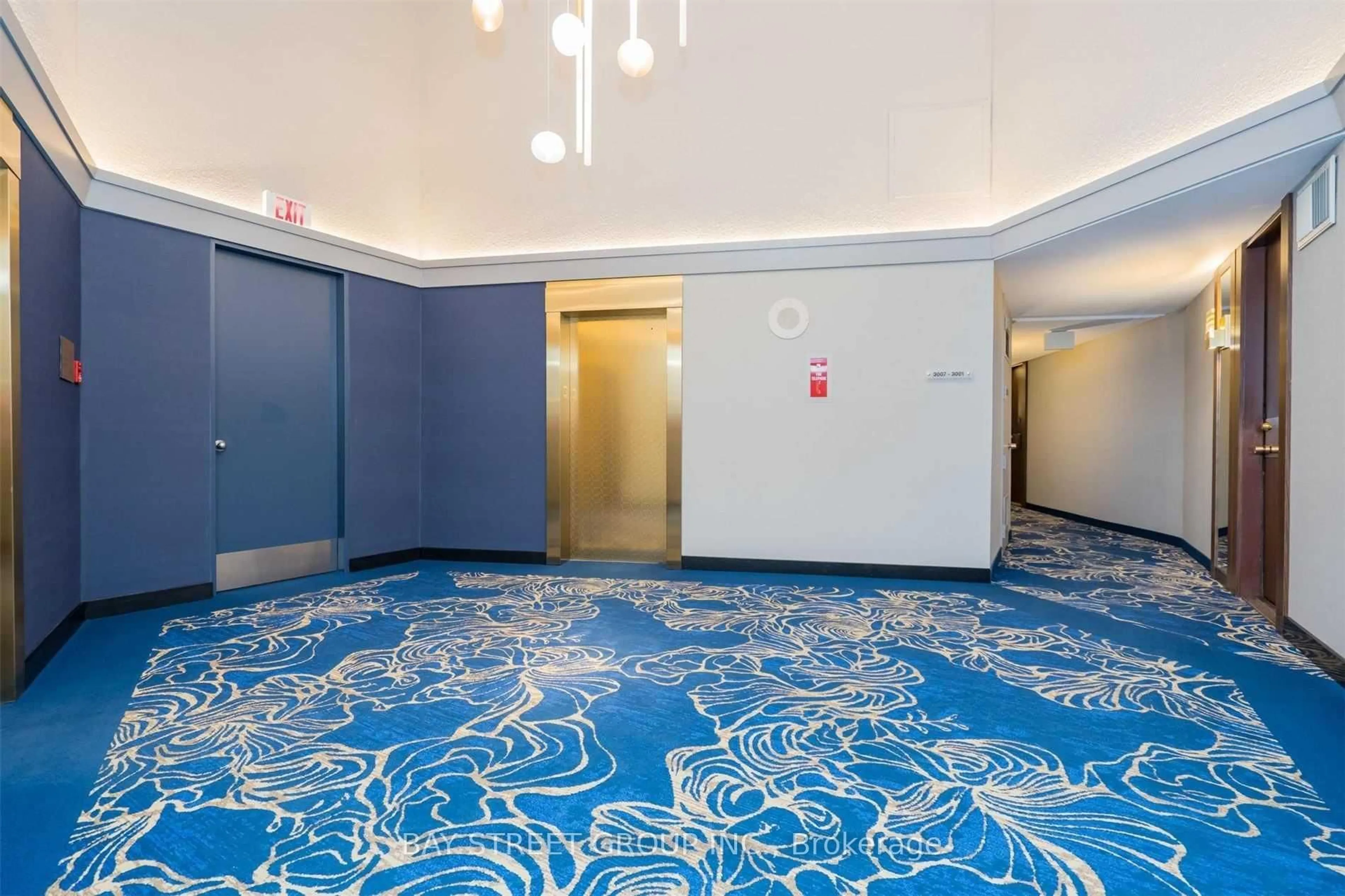 Indoor foyer for 33 Harbour Sq #3019, Toronto Ontario M5J 2G2