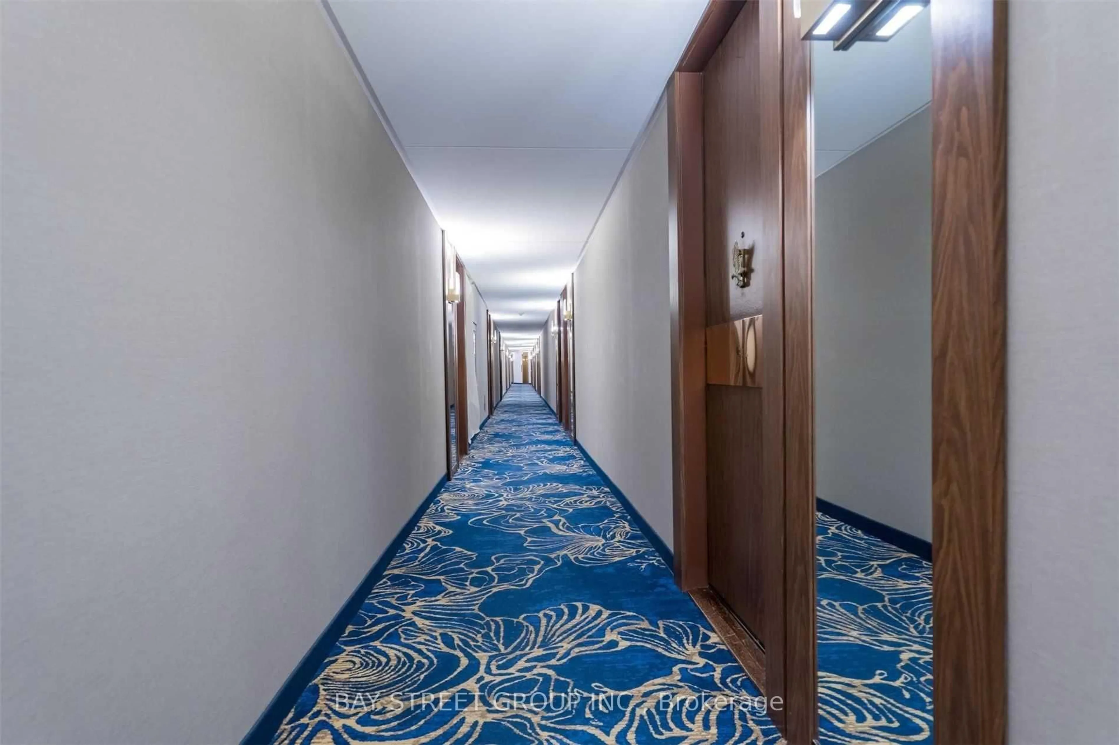 Indoor foyer for 33 Harbour Sq #3019, Toronto Ontario M5J 2G2
