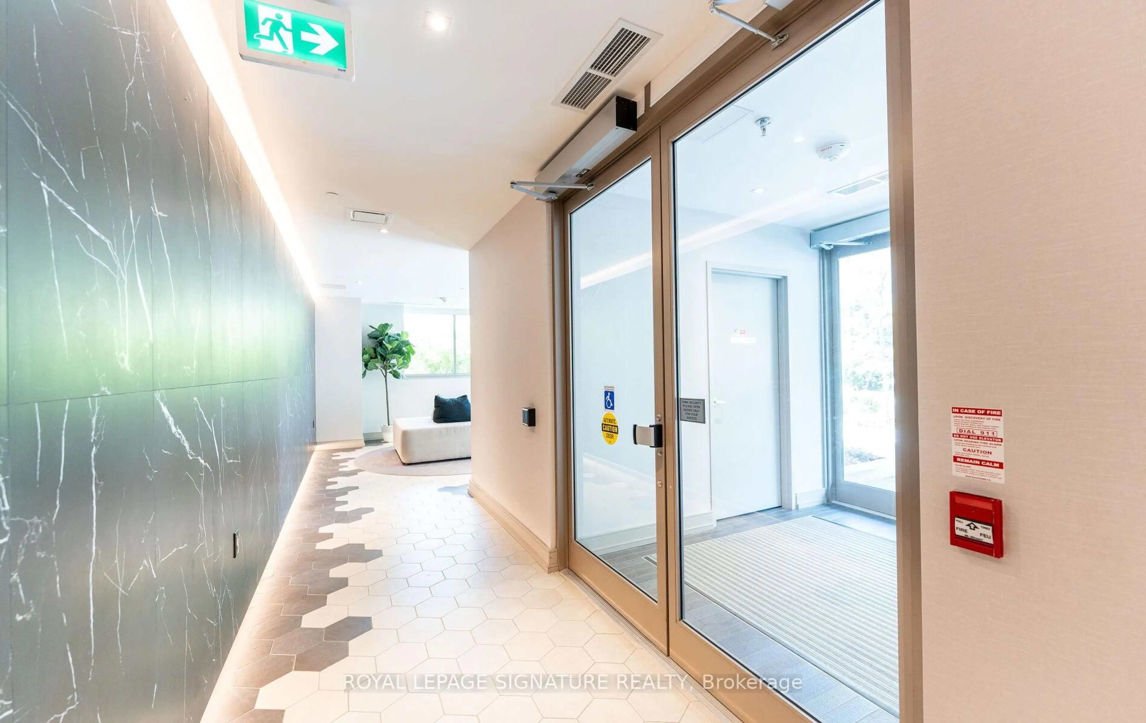 Indoor foyer for 1 Cardiff Rd #408, Toronto Ontario M4P 0G2