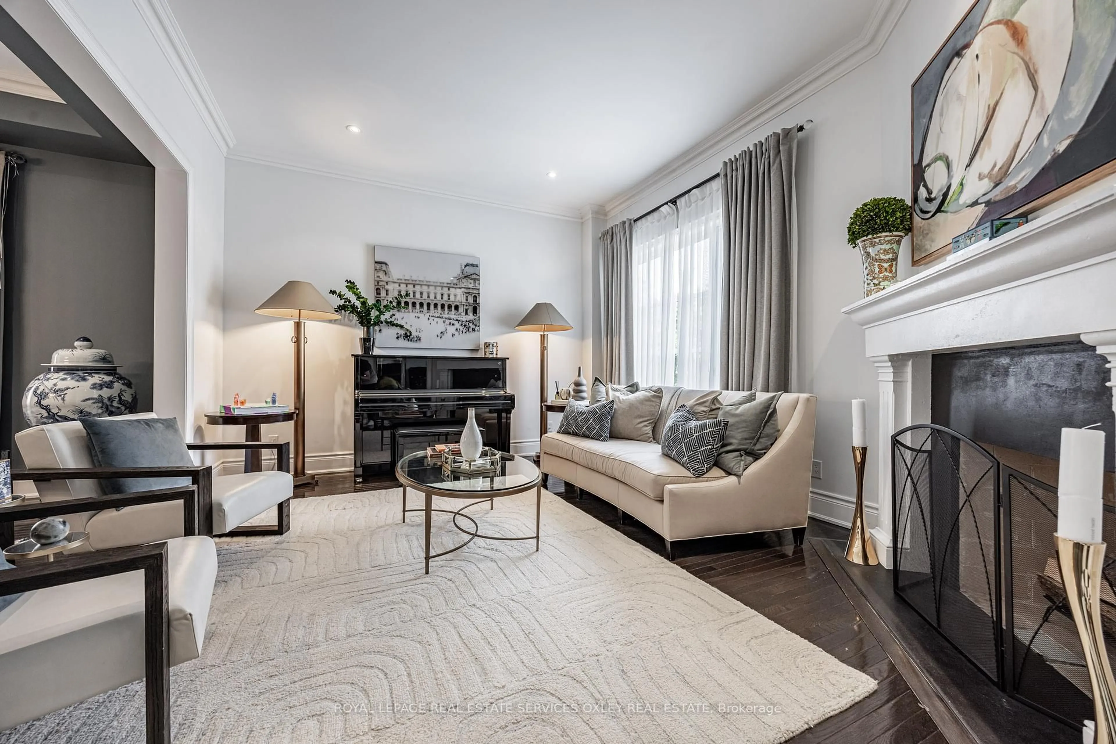Living room with furniture, unknown for 11 True Davidson Dr, Toronto Ontario M4W 3X2