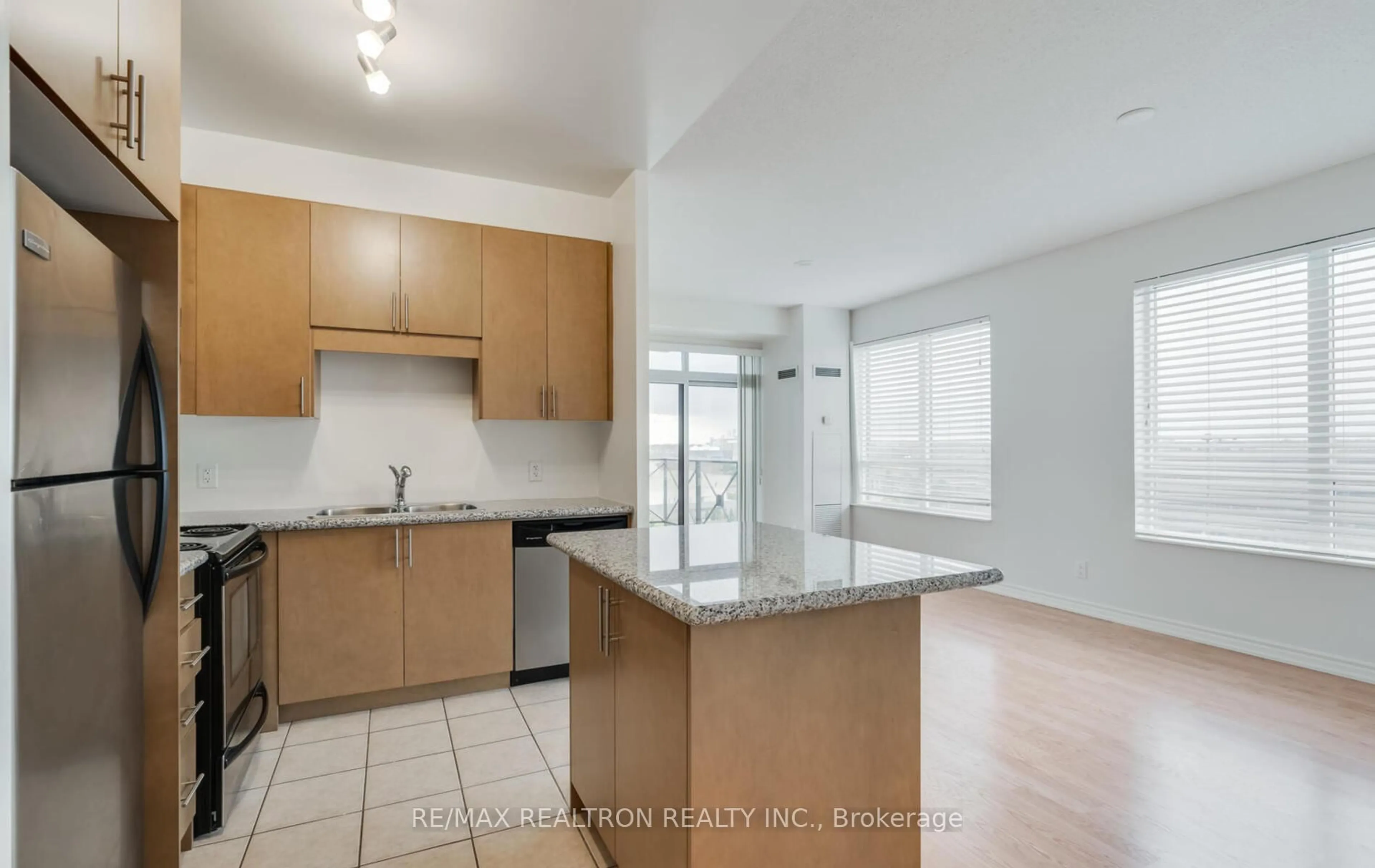 Standard kitchen, unknown for 133 Wynford Dr #1106, Toronto Ontario M3C 0J5