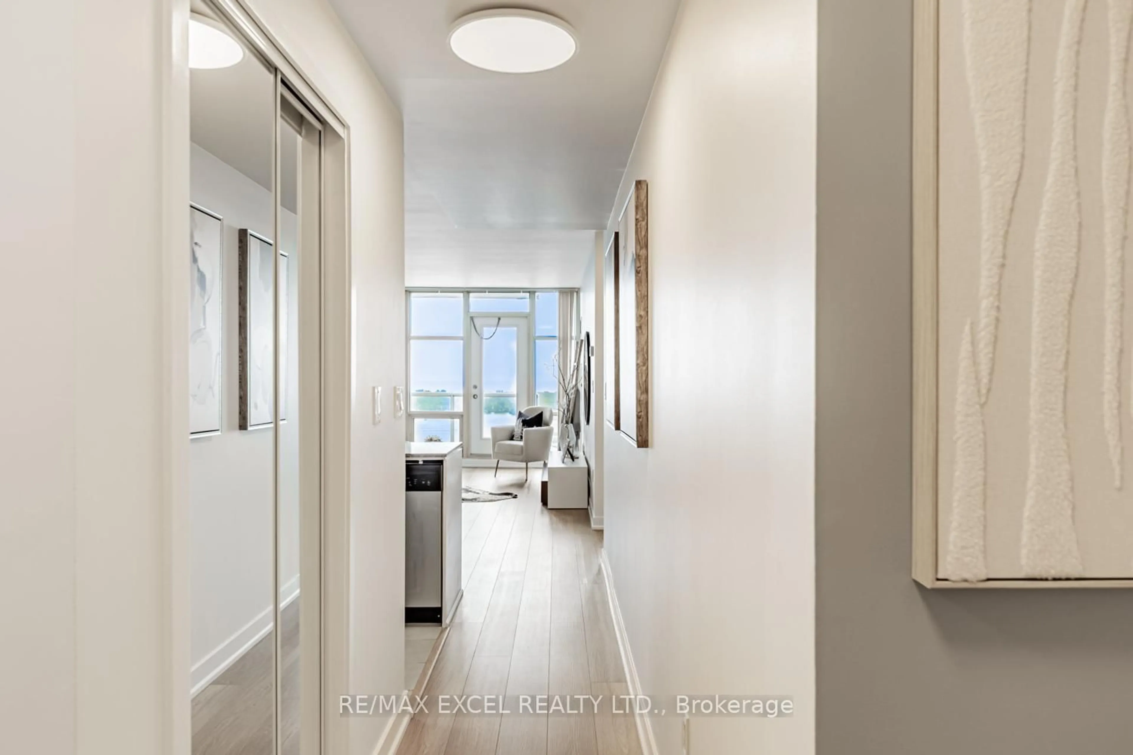 Indoor entryway for 10 Navy Wharf Crt #3511, Toronto Ontario M5V 3V2