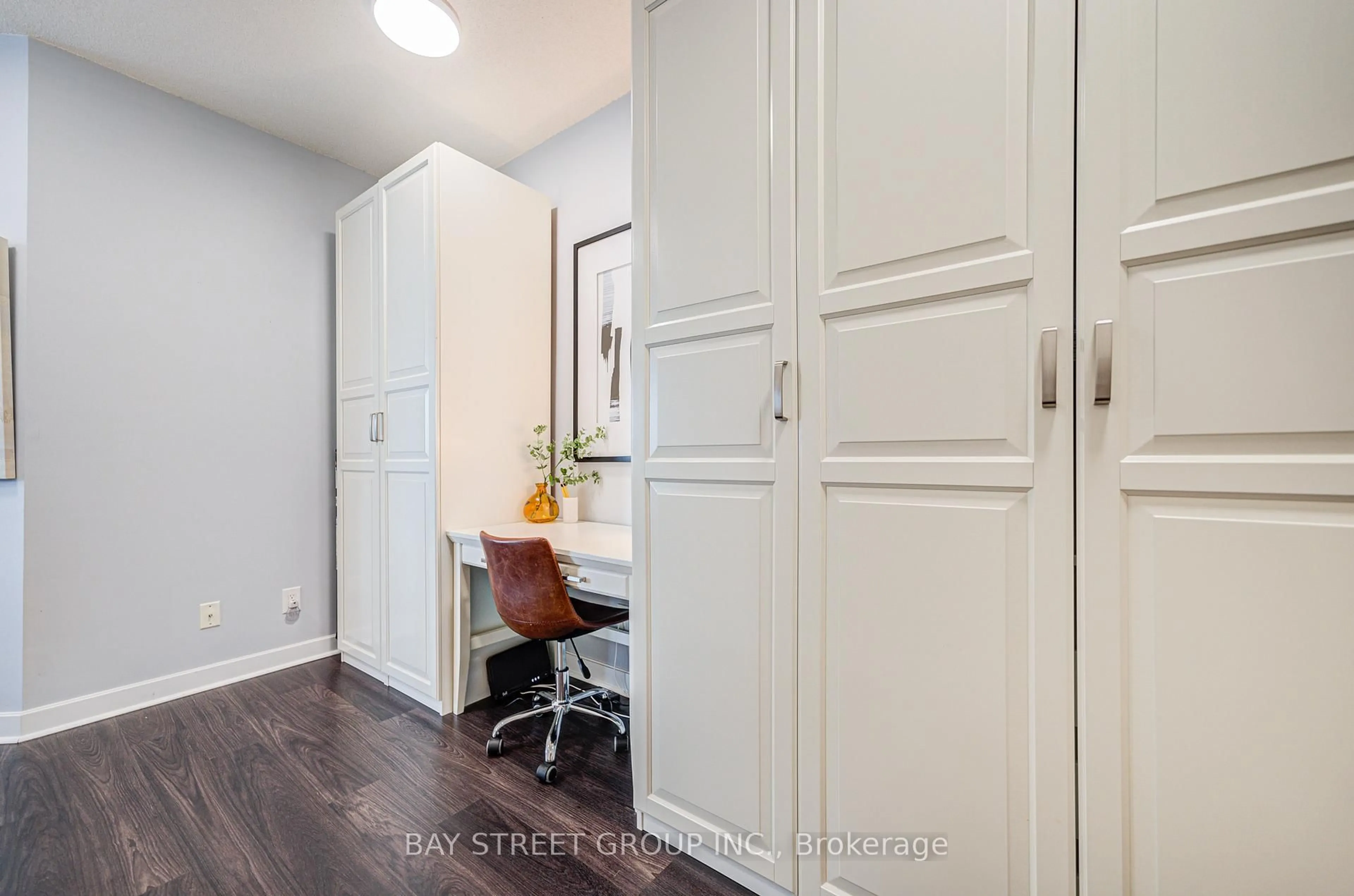 Unknown for 33 Bay St #4203, Toronto Ontario M5J 2Z3