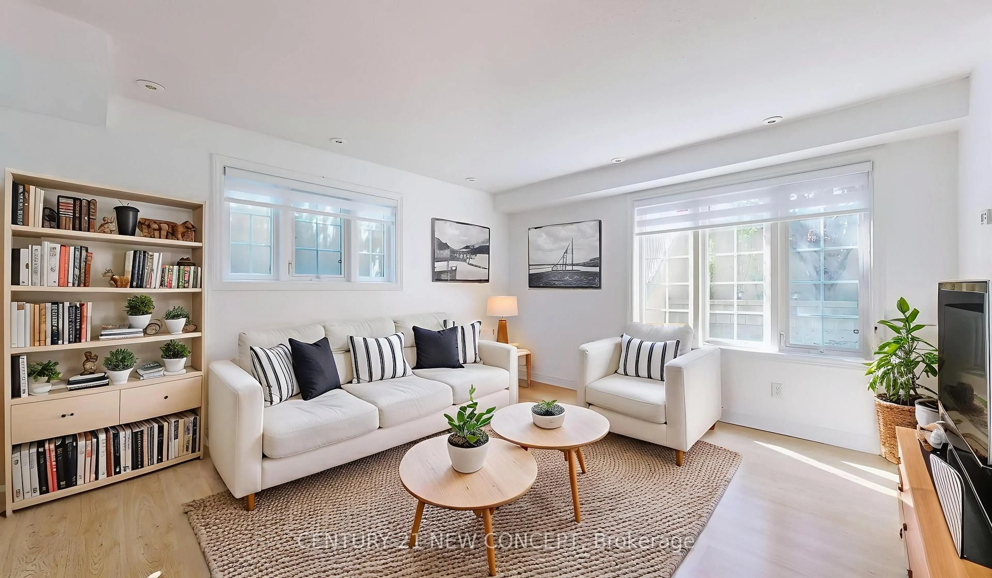 Living room with furniture, unknown for 45 Cedarcroft Blvd #2, Toronto Ontario M2R 3Y2