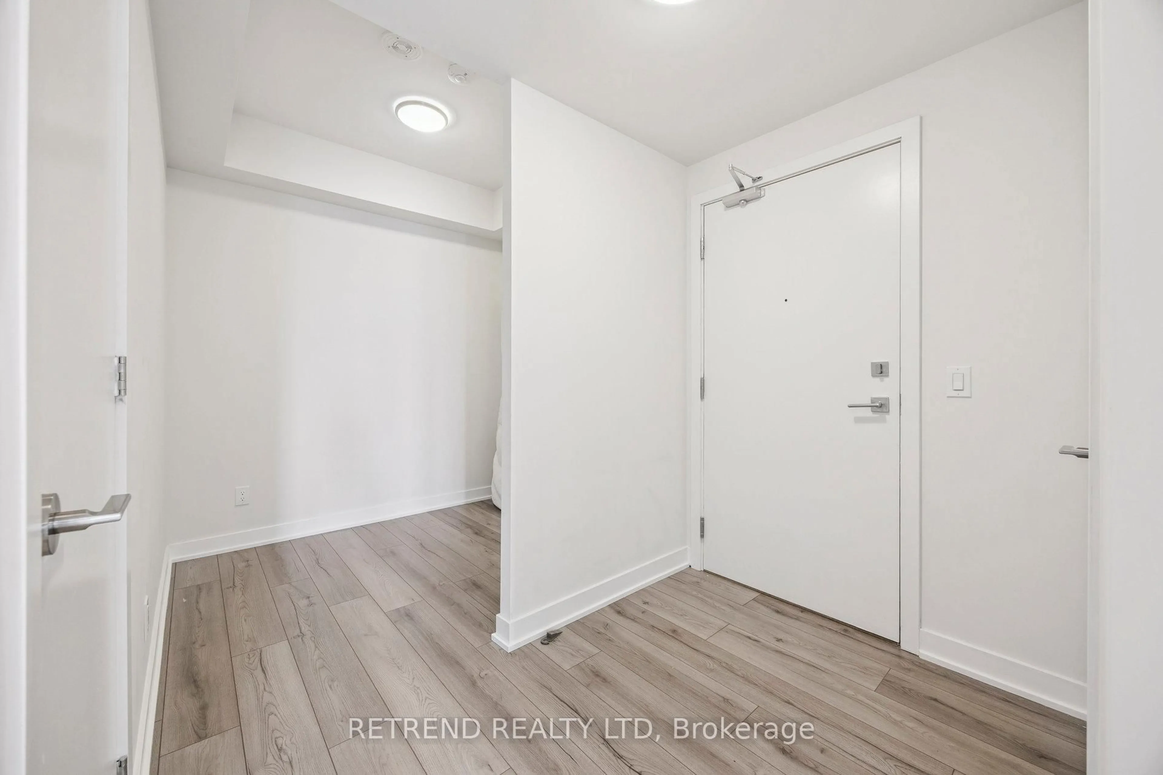 Indoor entryway for 15 Ellerslie Ave #1708, Toronto Ontario M2N 0L7