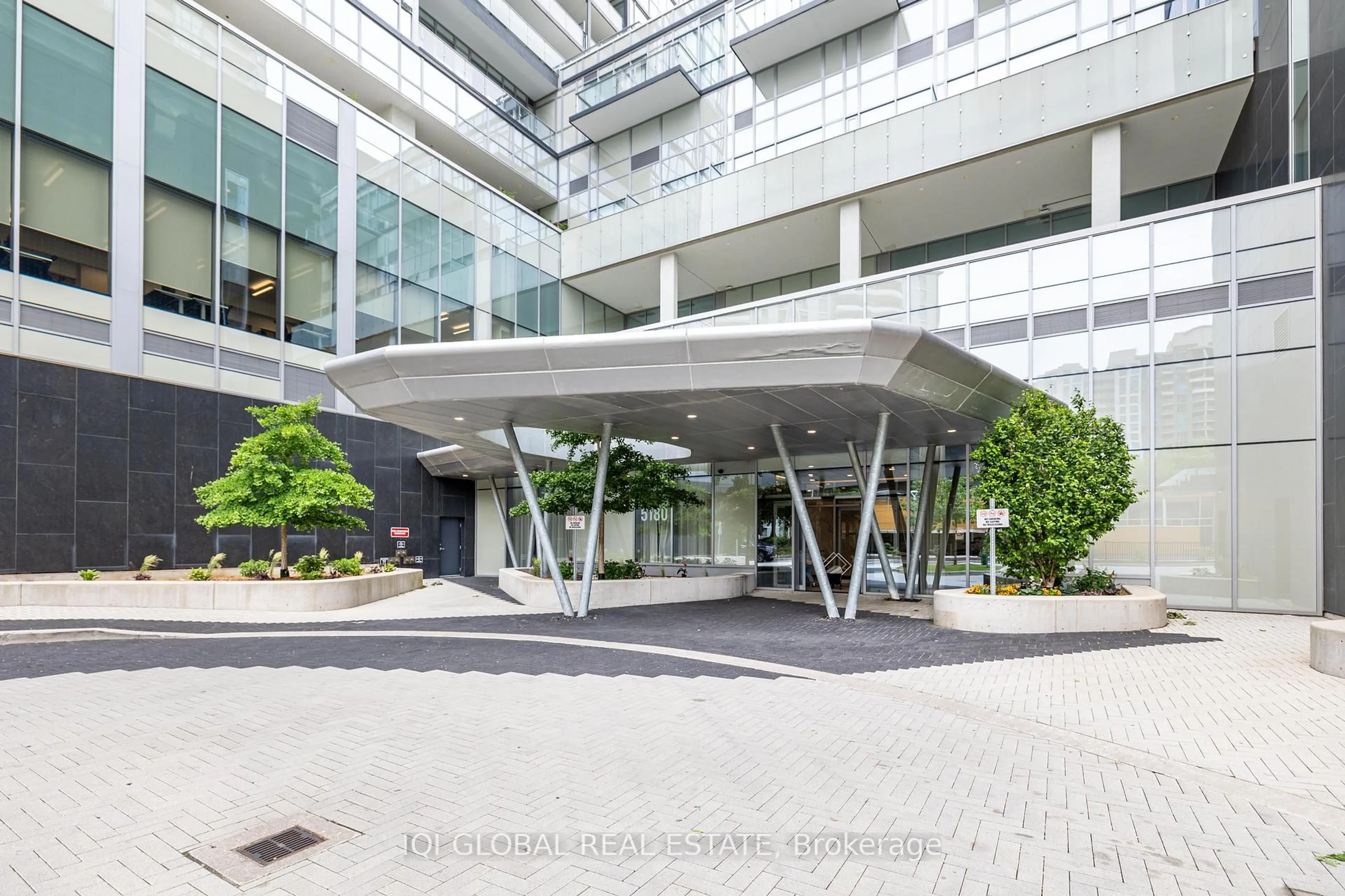 Indoor foyer for 5180 Yonge St #2808, Toronto Ontario M2N 5P6