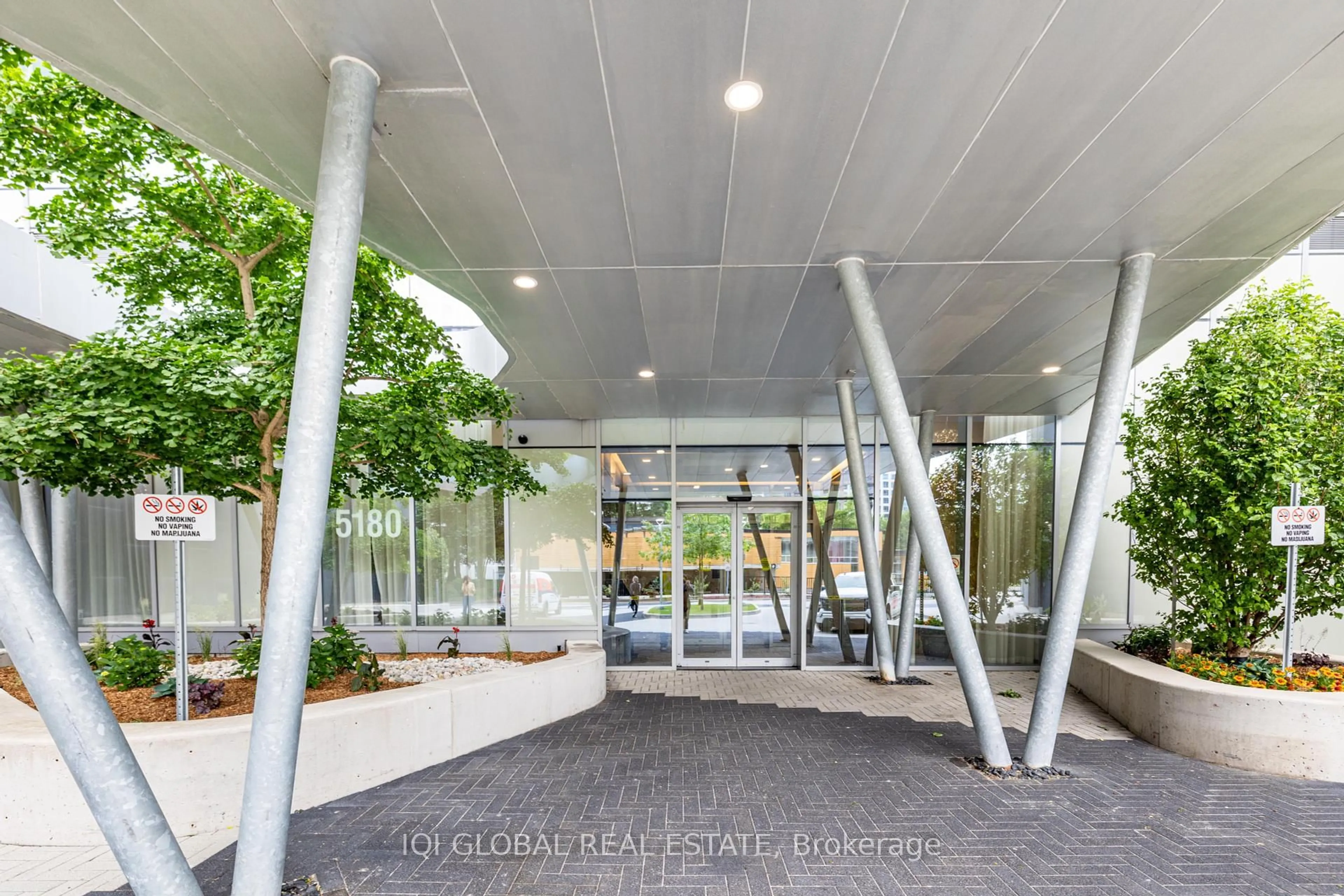 Indoor foyer for 5180 Yonge St #2808, Toronto Ontario M2N 5P6