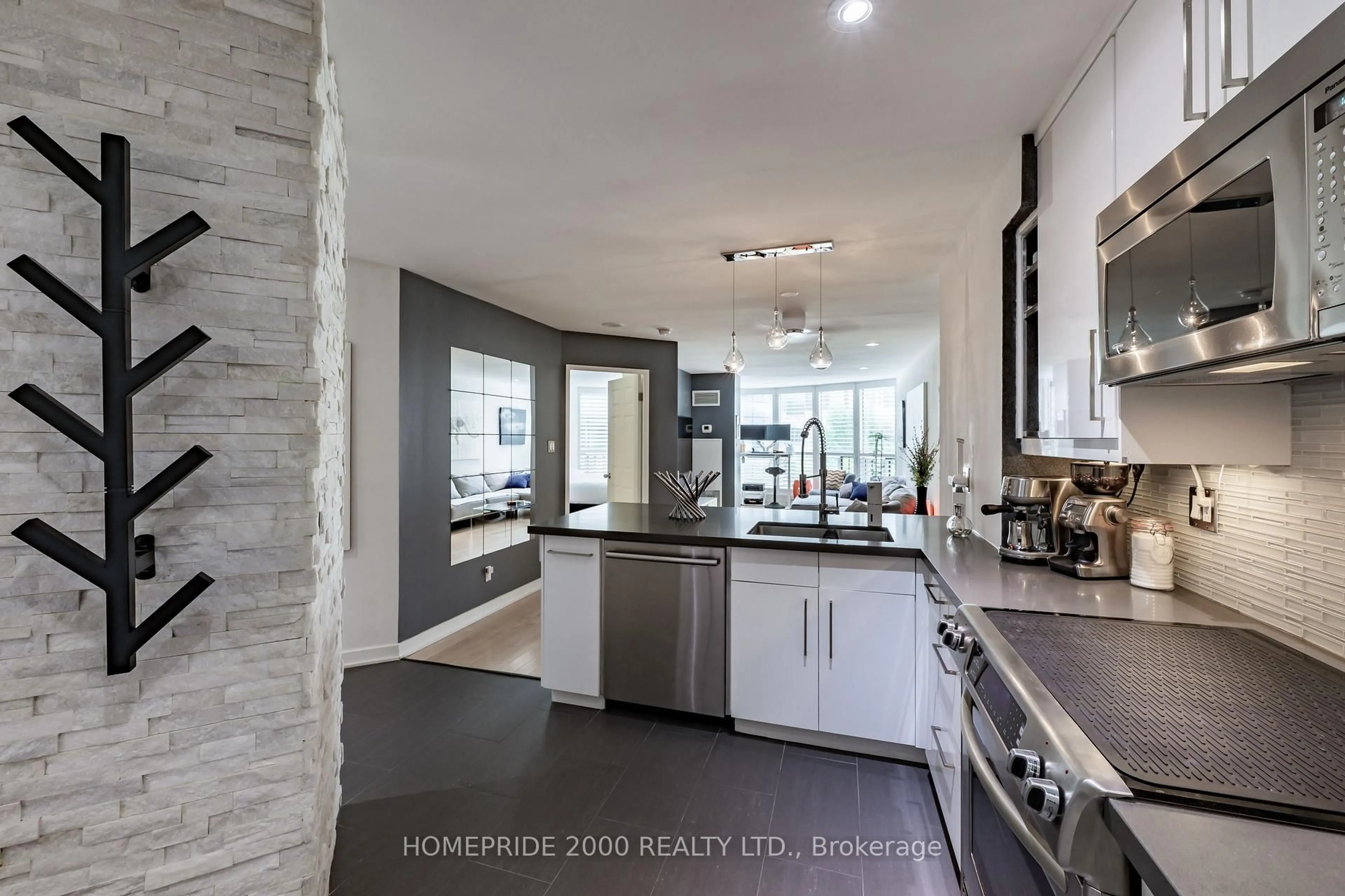 Contemporary kitchen, unknown for 24 Wellesley St #315, Toronto Ontario M4Y 2X6