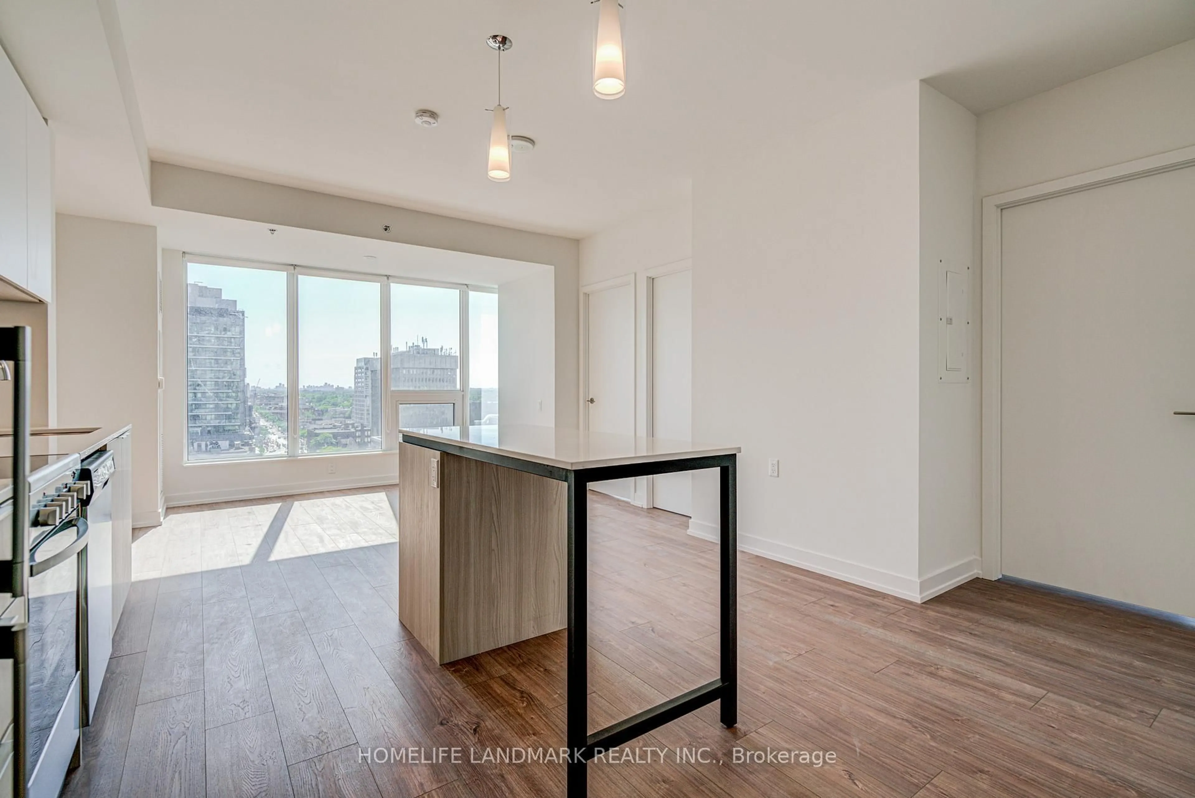 Unknown for 203 College St #1204, Toronto Ontario M5T 0C8