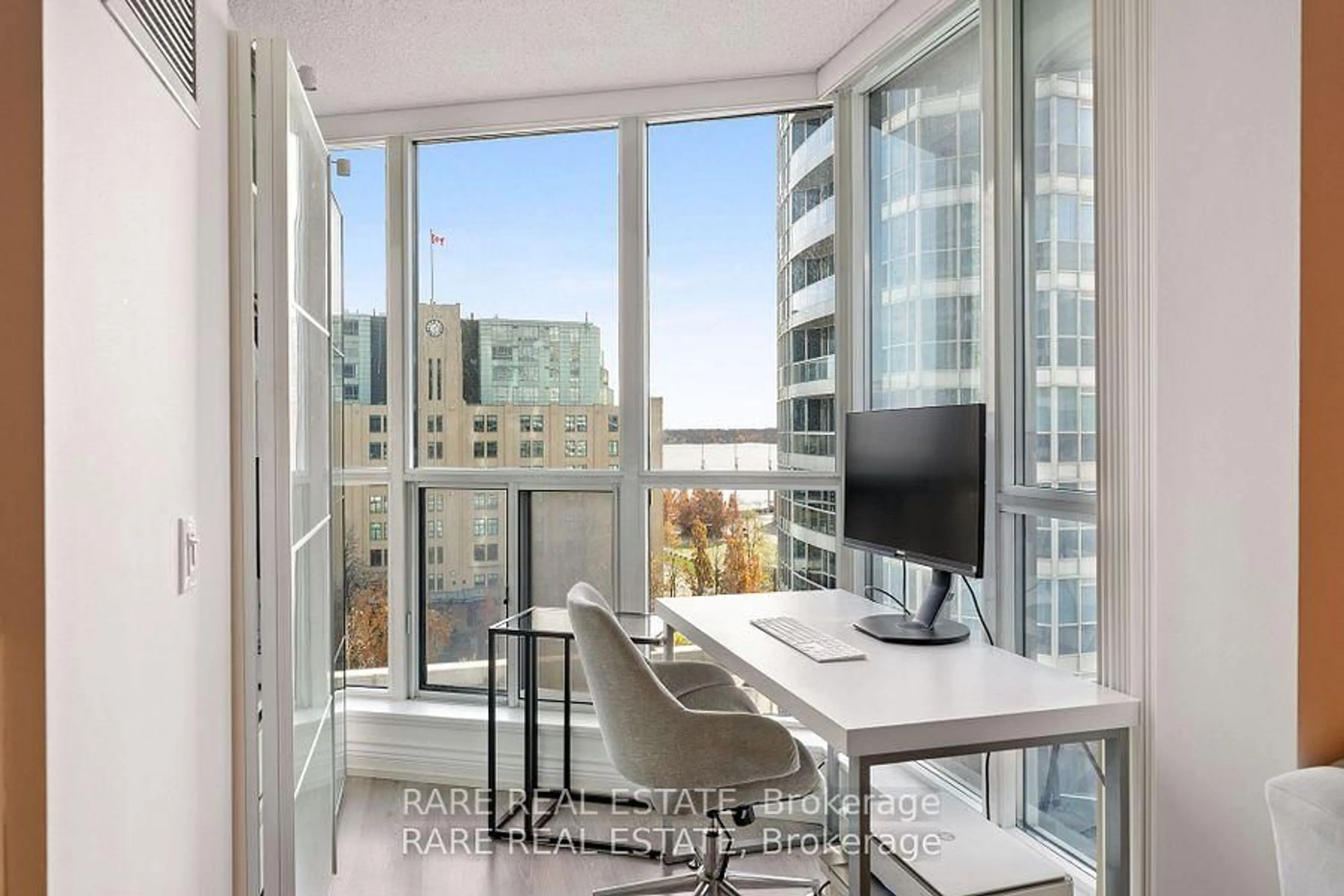 A pic of a room for 8 York St #911, Toronto Ontario M5J 2Y2