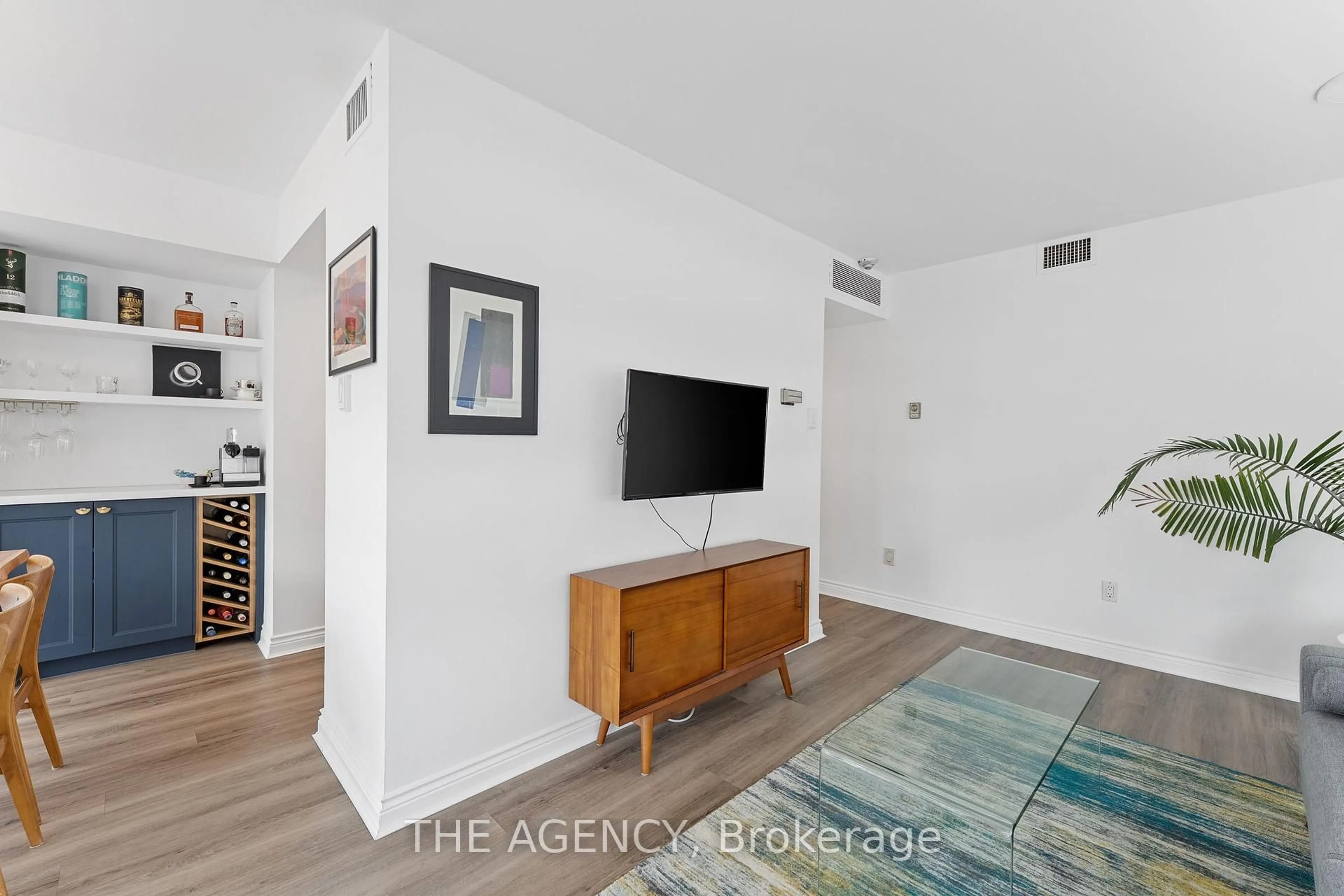 A pic of a room for 7 Broadway Ave #509, Toronto Ontario M4P 3C5