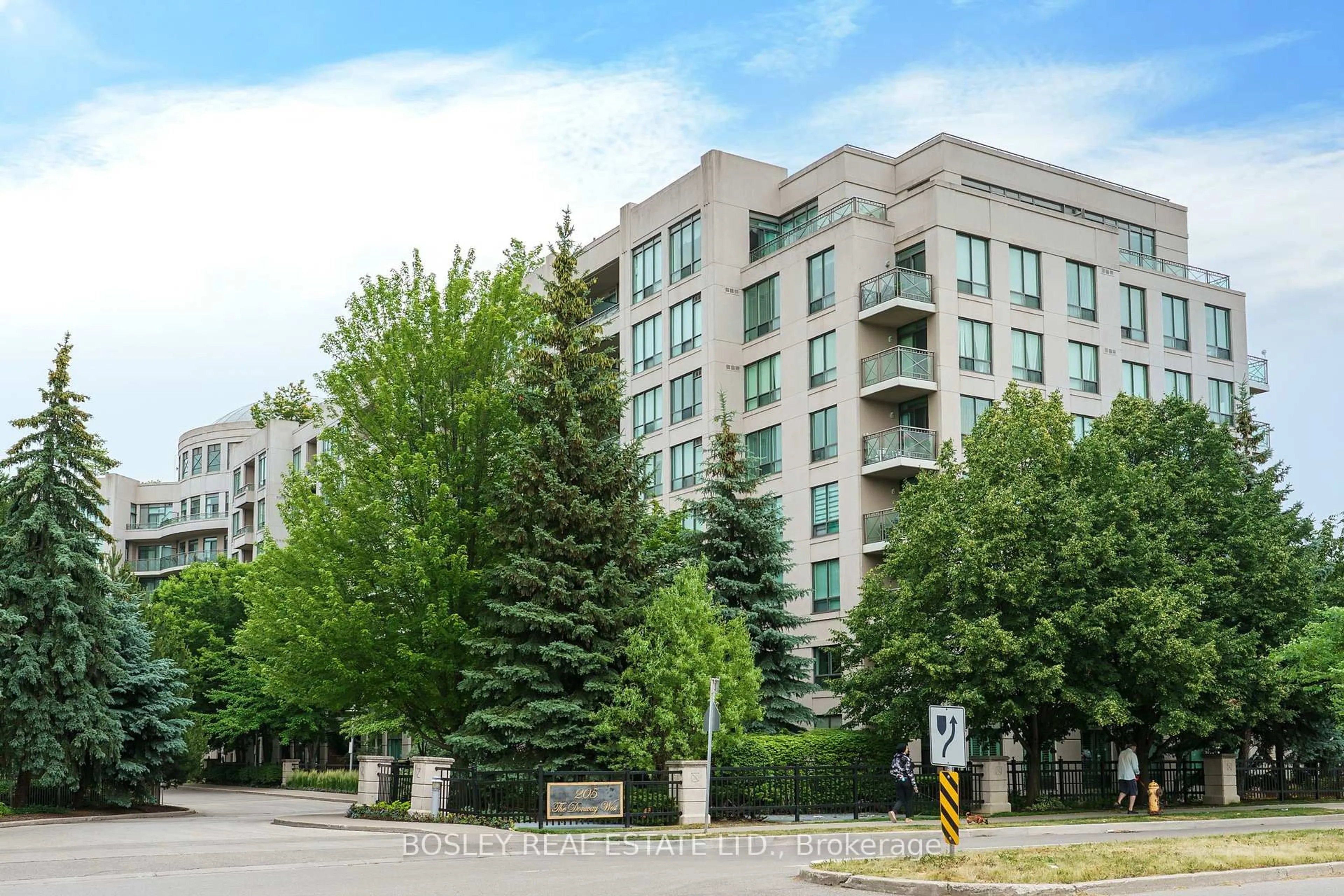 Patio, building for 205 The Donway #715, Toronto Ontario M3B 3S5