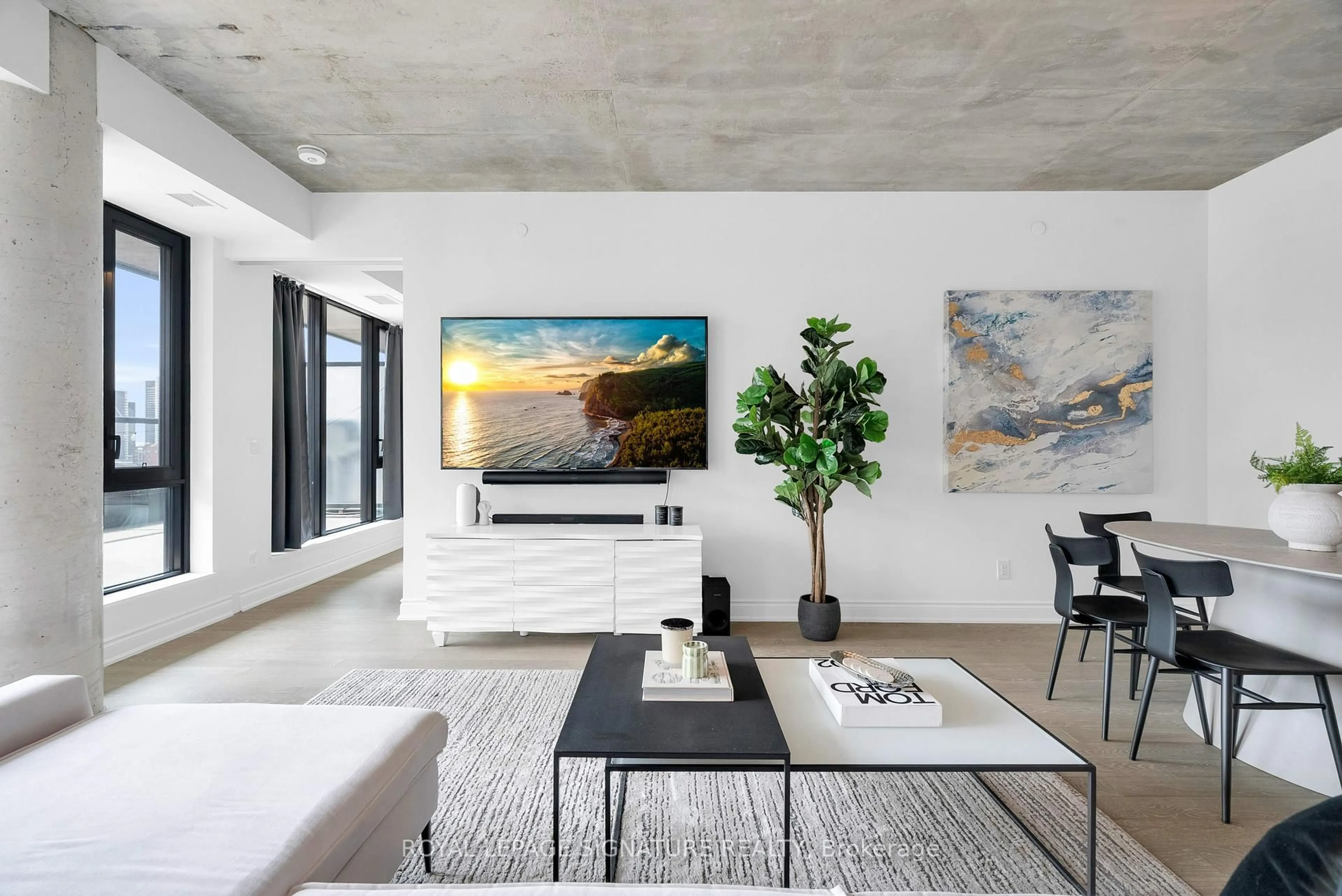 Home theater for 608 Richmond St #1105, Toronto Ontario M5V 0N9