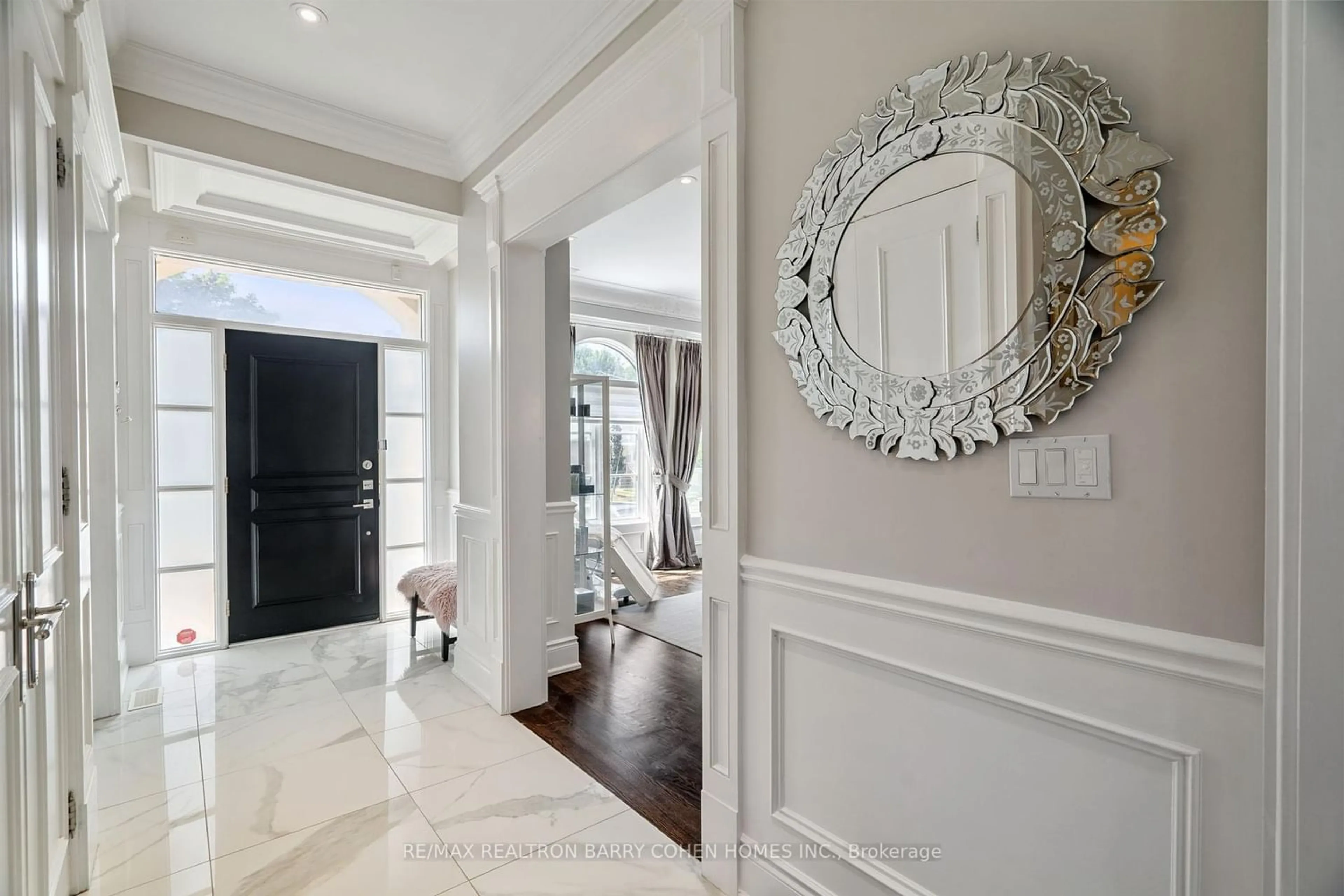 Indoor entryway for 168 Dunblaine Ave, Toronto Ontario M5M 2S5