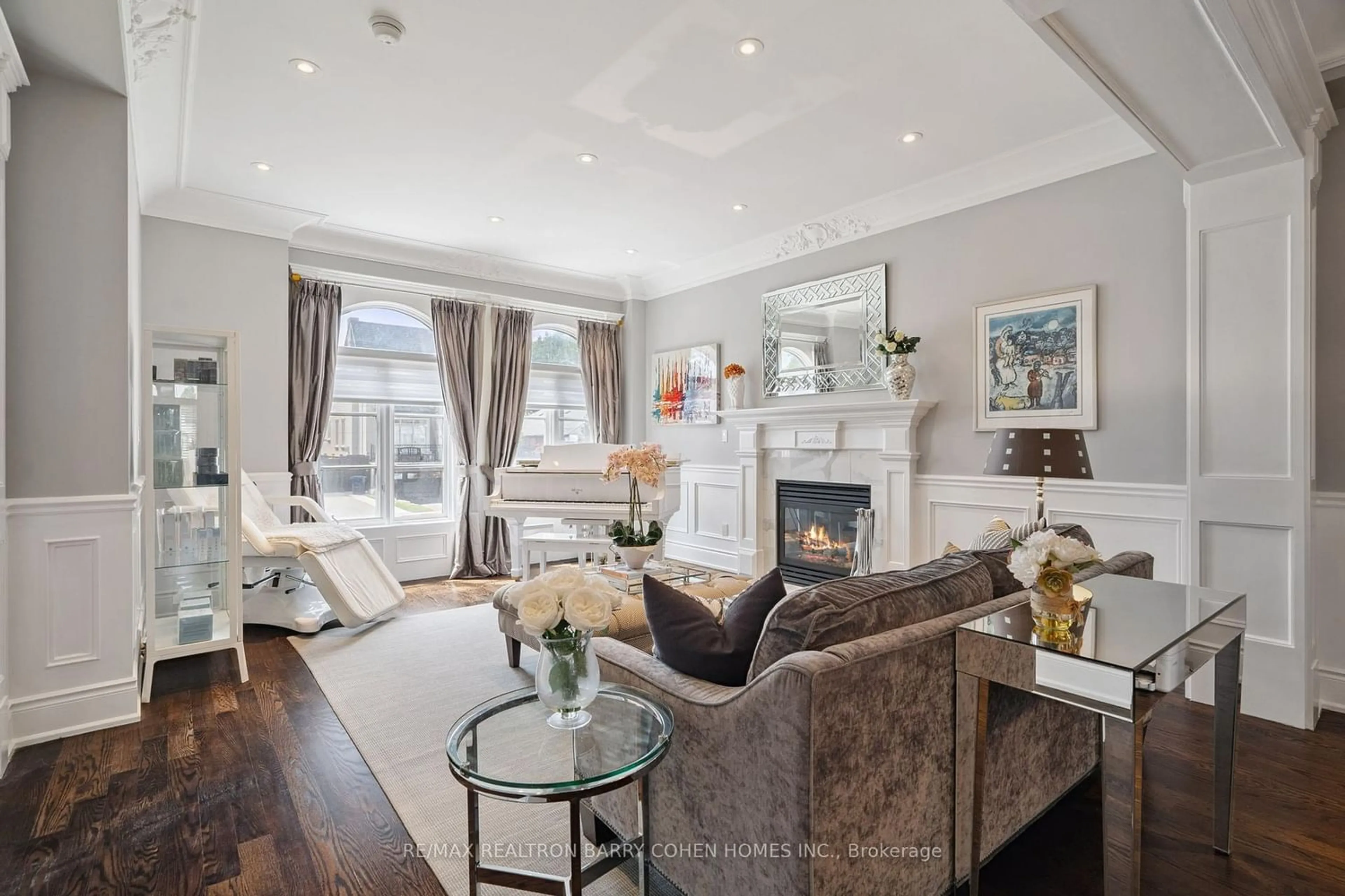 Living room with furniture, unknown for 168 Dunblaine Ave, Toronto Ontario M5M 2S5