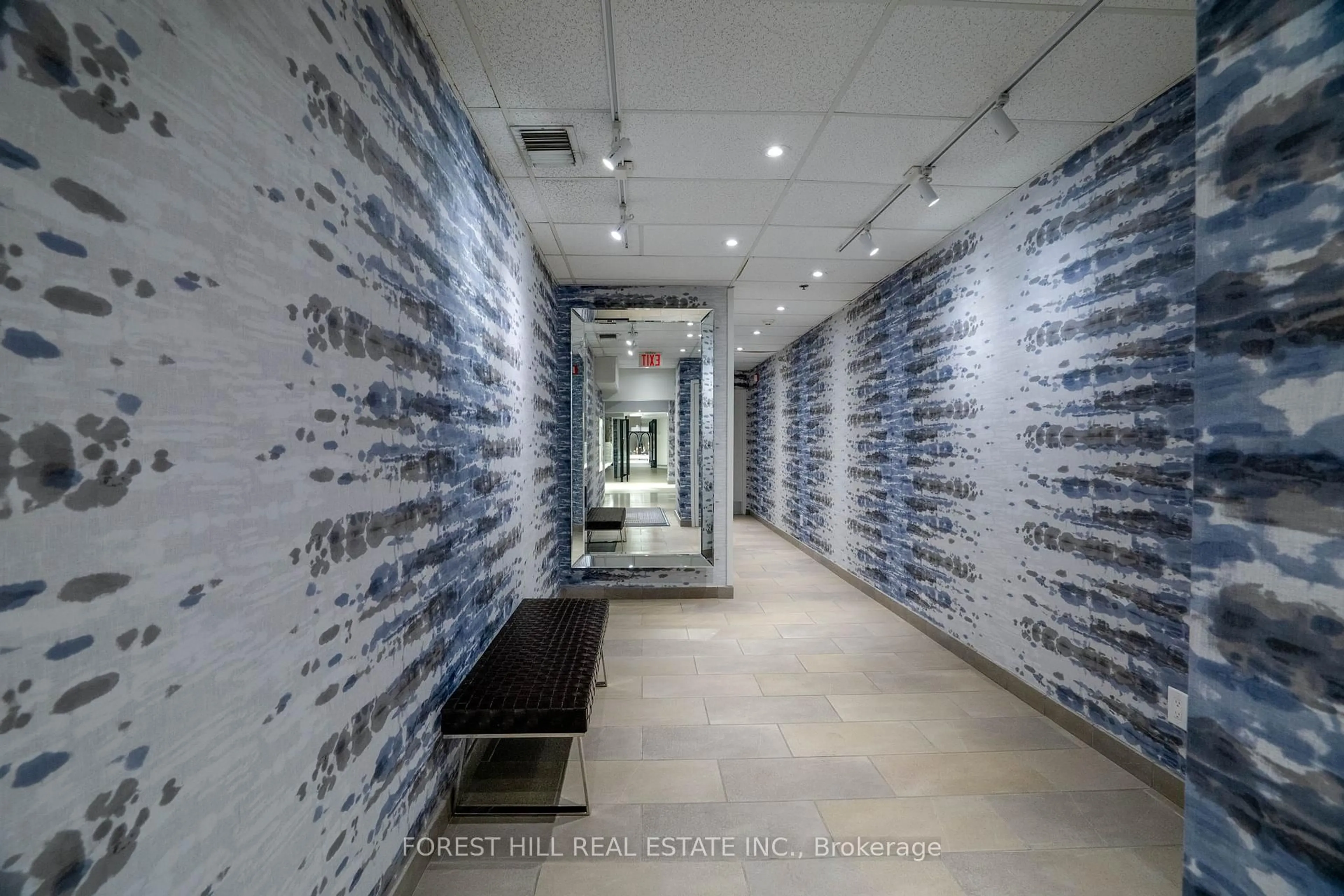 Indoor foyer for 1174 Yonge St #203, Toronto Ontario M4W 2L9