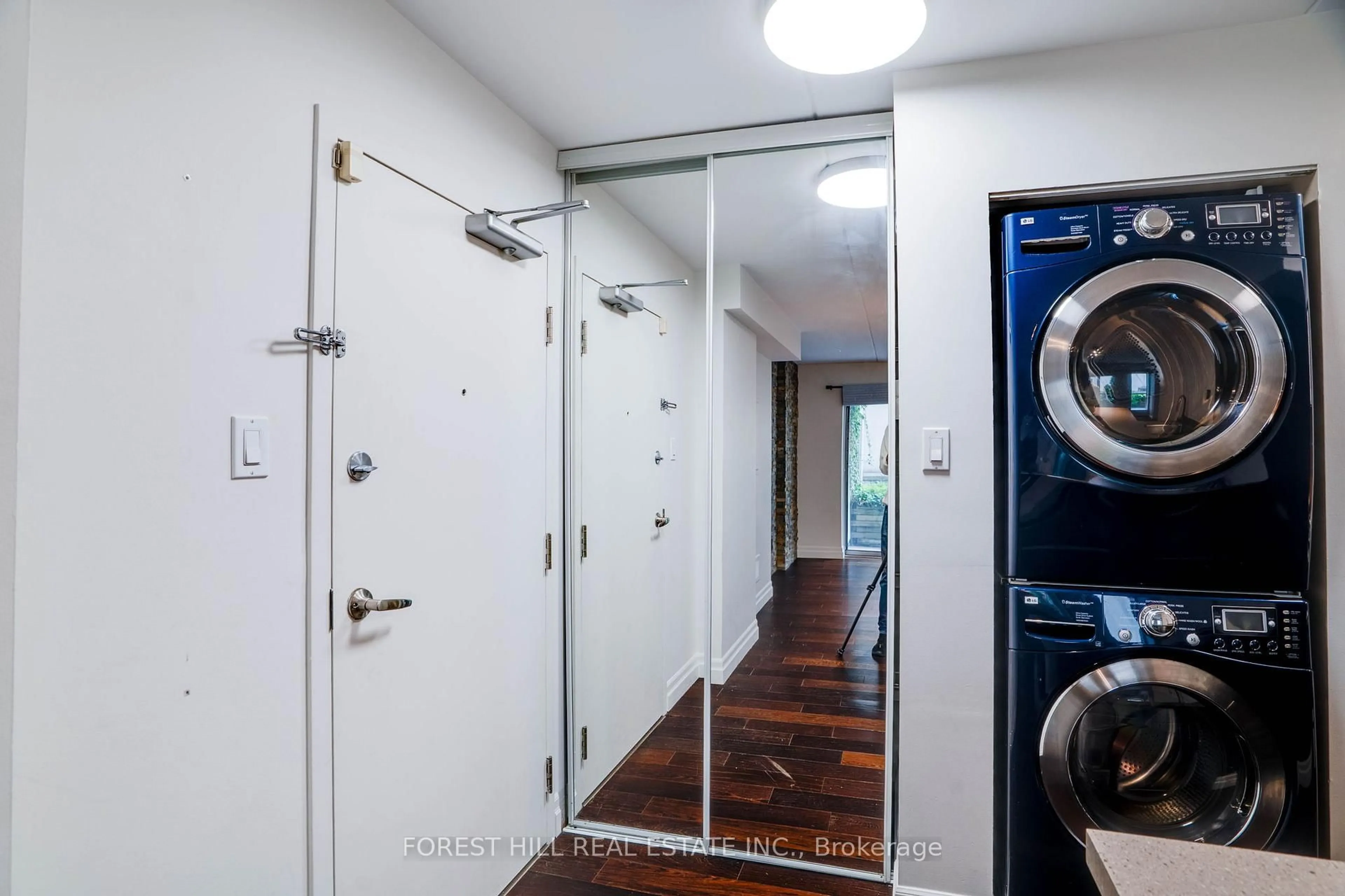Unknown for 1174 Yonge St #203, Toronto Ontario M4W 2L9
