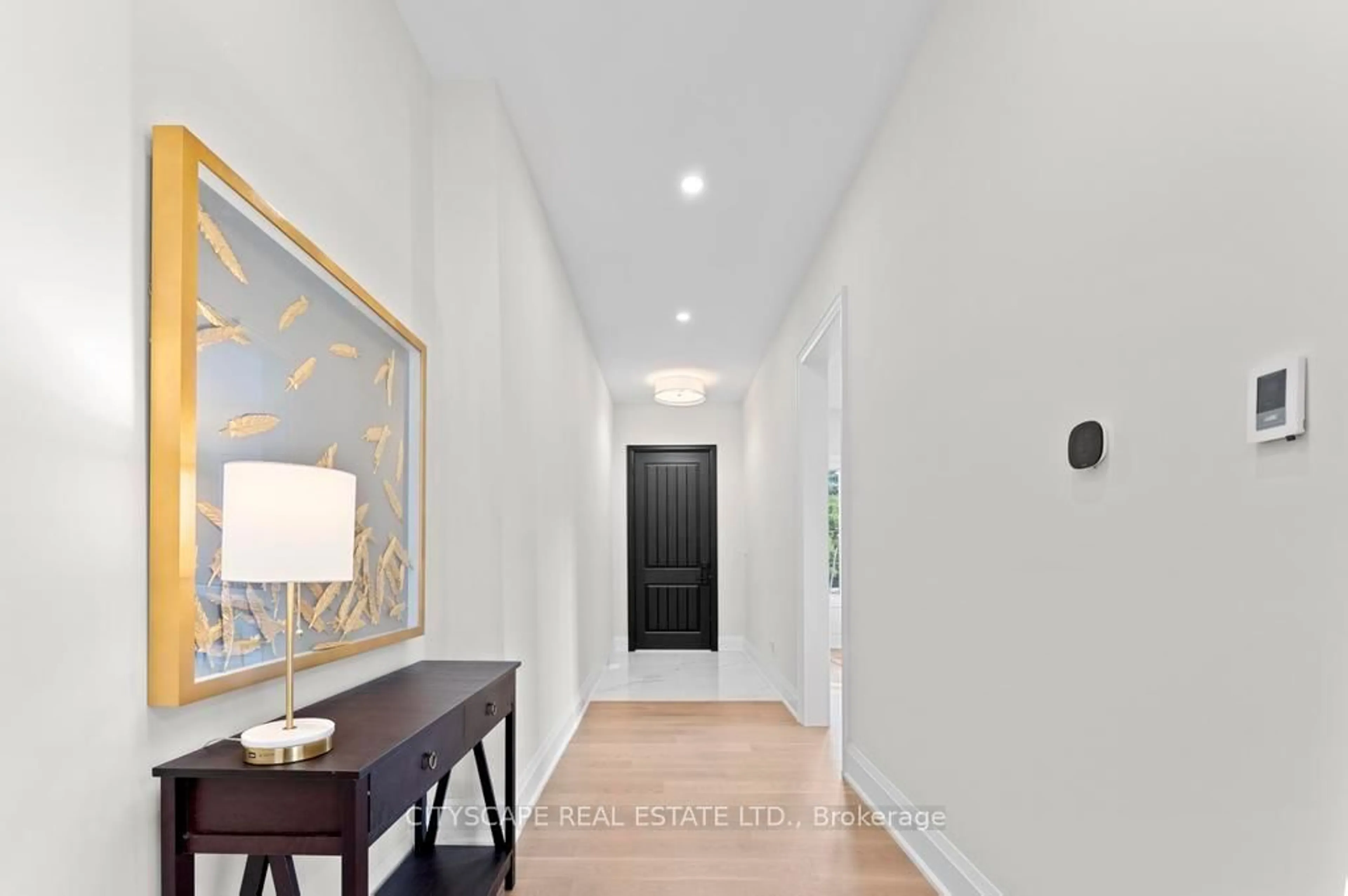 Indoor entryway for 140 Hillmount Ave, Toronto Ontario M6B 1X6