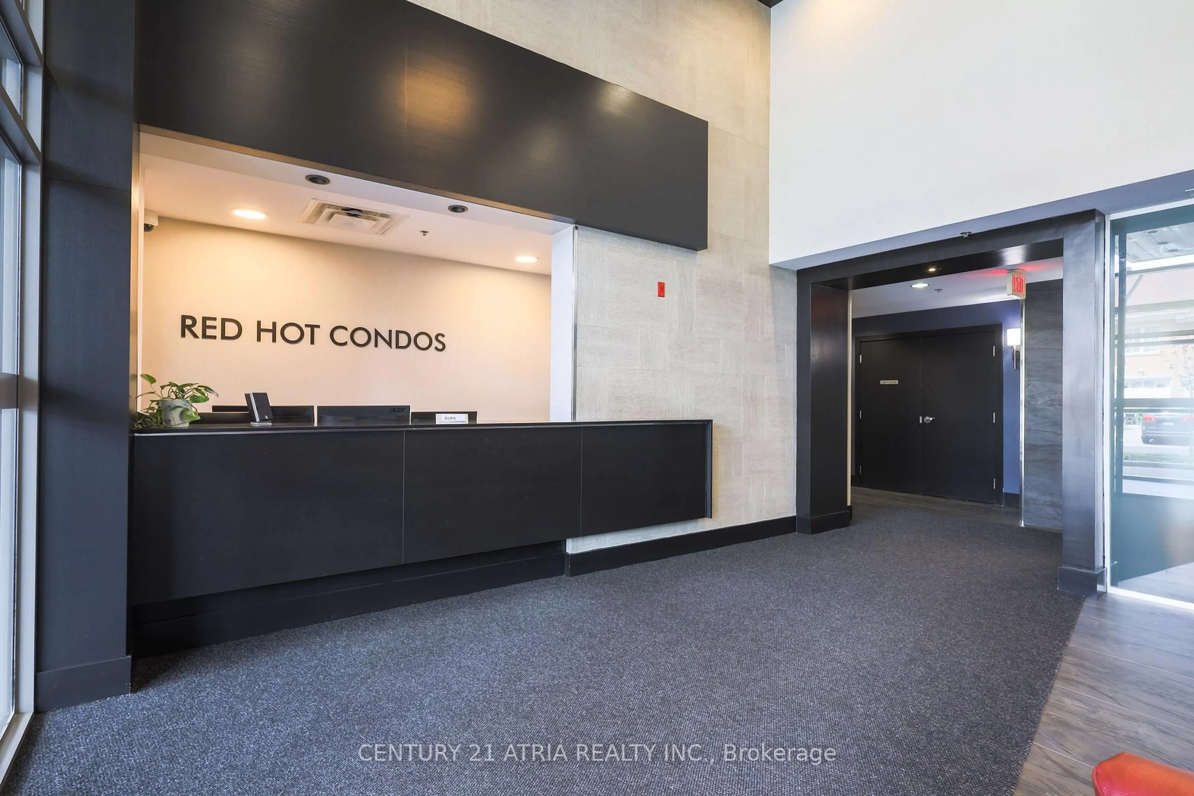 Indoor foyer for 120 Dallimore Circ #513, Toronto Ontario M3C 4J1