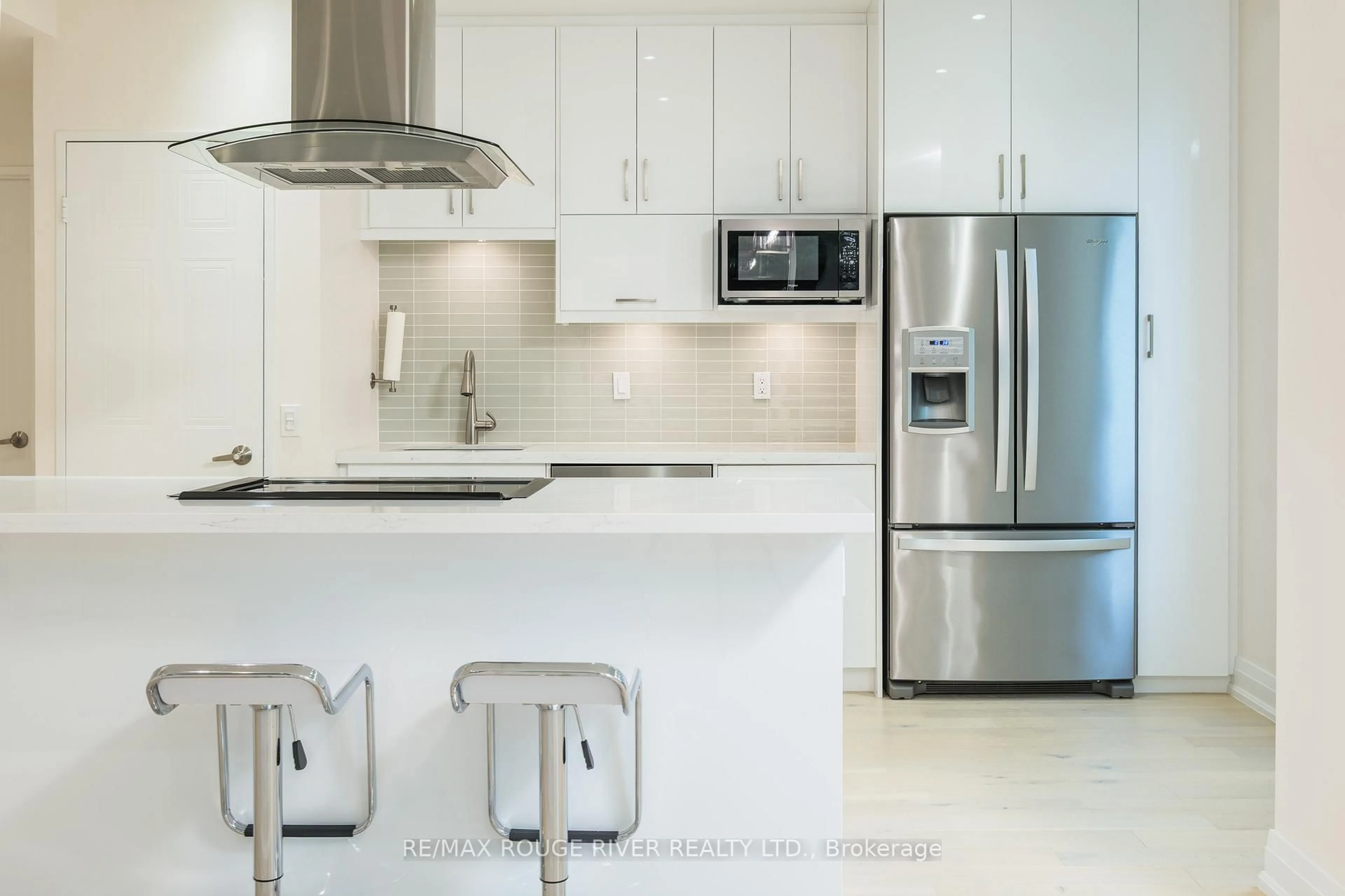 Contemporary kitchen, ceramic/tile floor for 238 Doris Ave #109, Toronto Ontario M2N 6W1