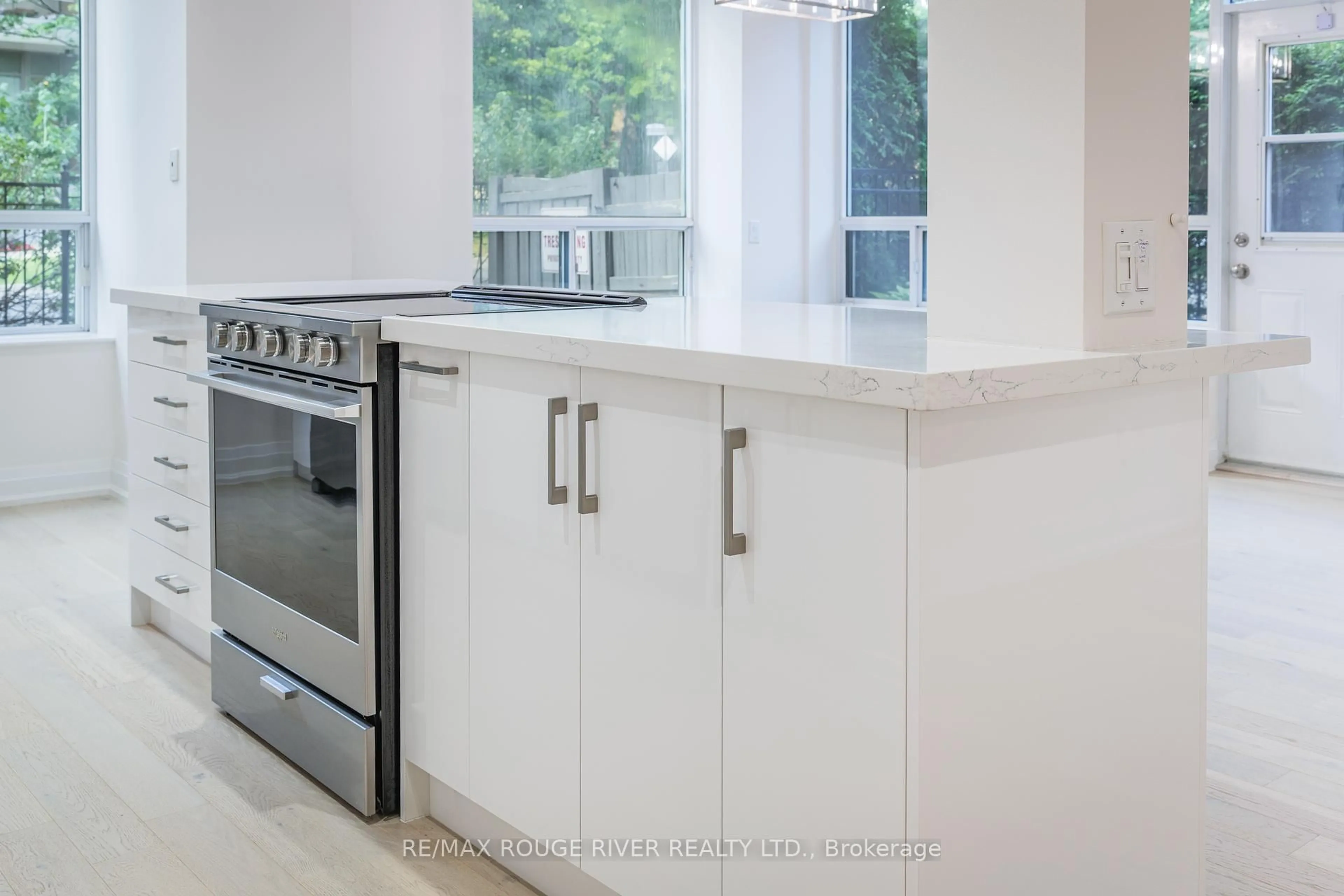 Unknown for 238 Doris Ave #109, Toronto Ontario M2N 6W1