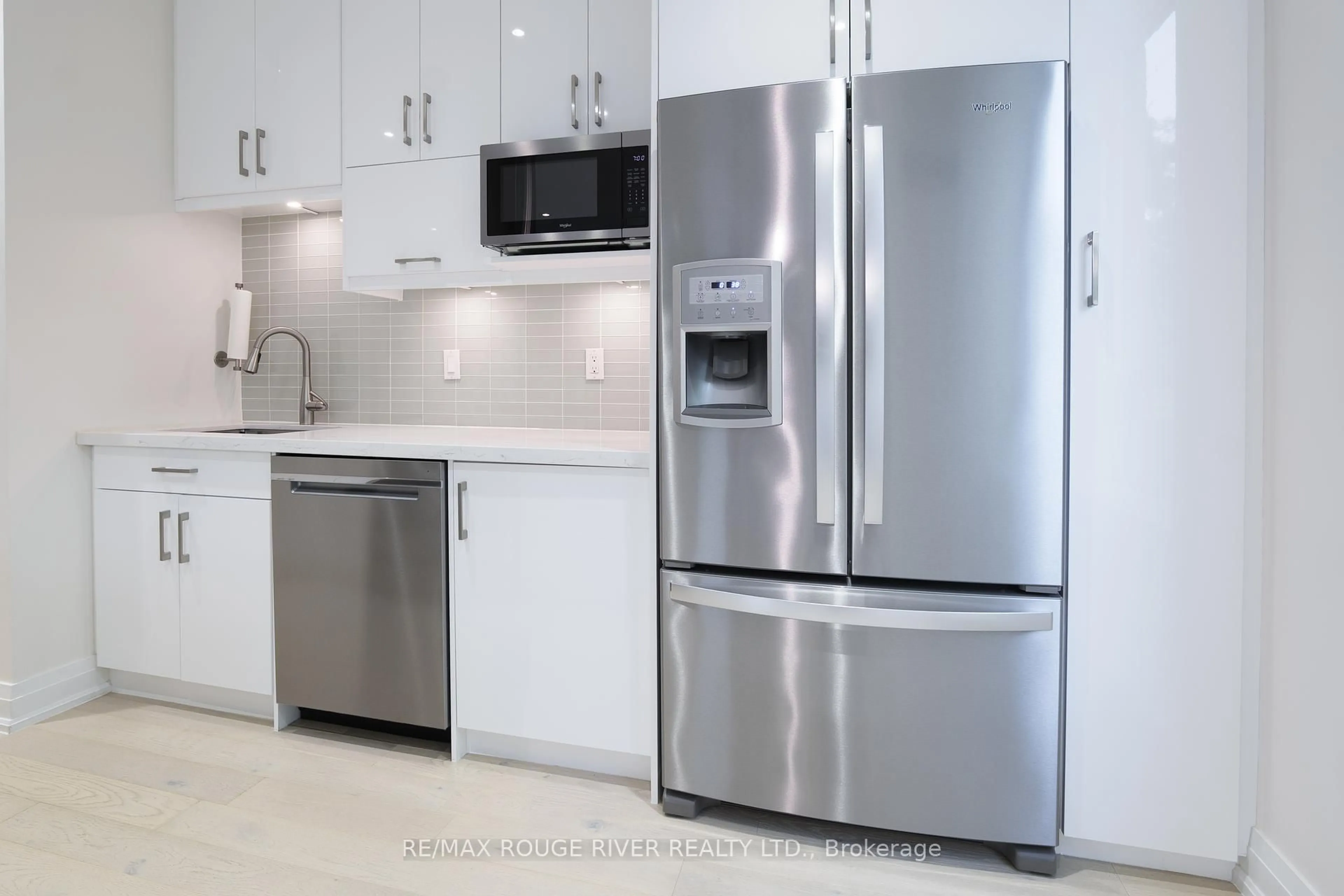 Standard kitchen, unknown for 238 Doris Ave #109, Toronto Ontario M2N 6W1