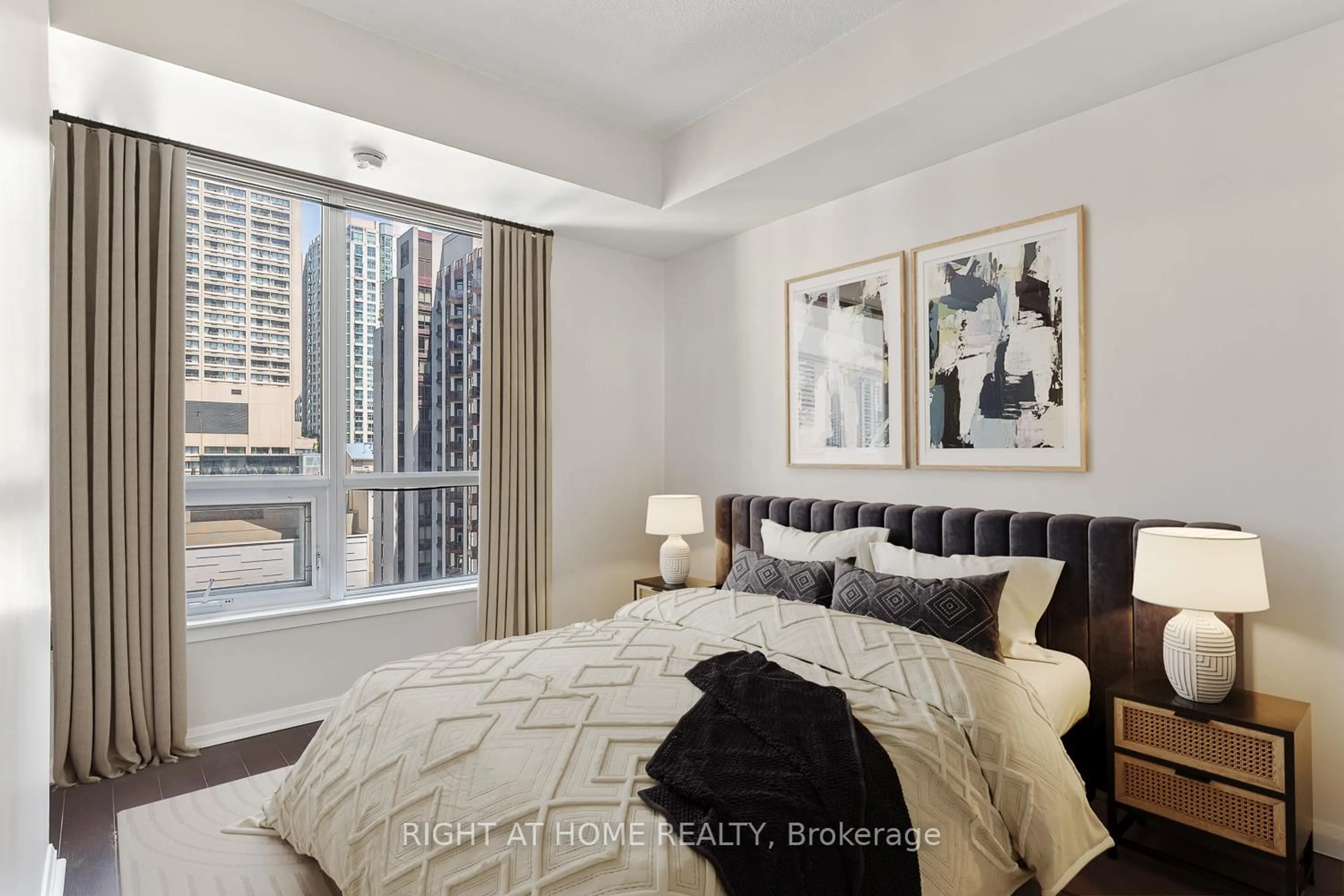 Bedroom with bed, carpet floor for 35 Hayden St #1409, Toronto Ontario M4Y 3C3