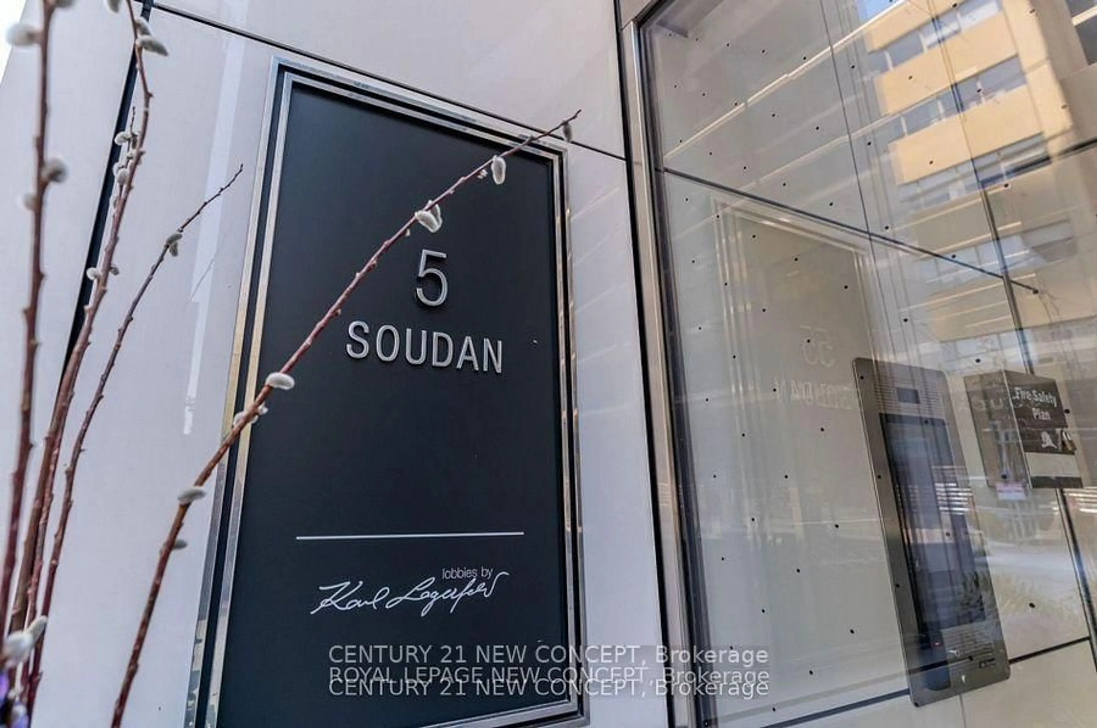 Indoor foyer for 5 Soudan Ave #912, Toronto Ontario M4S 0B1