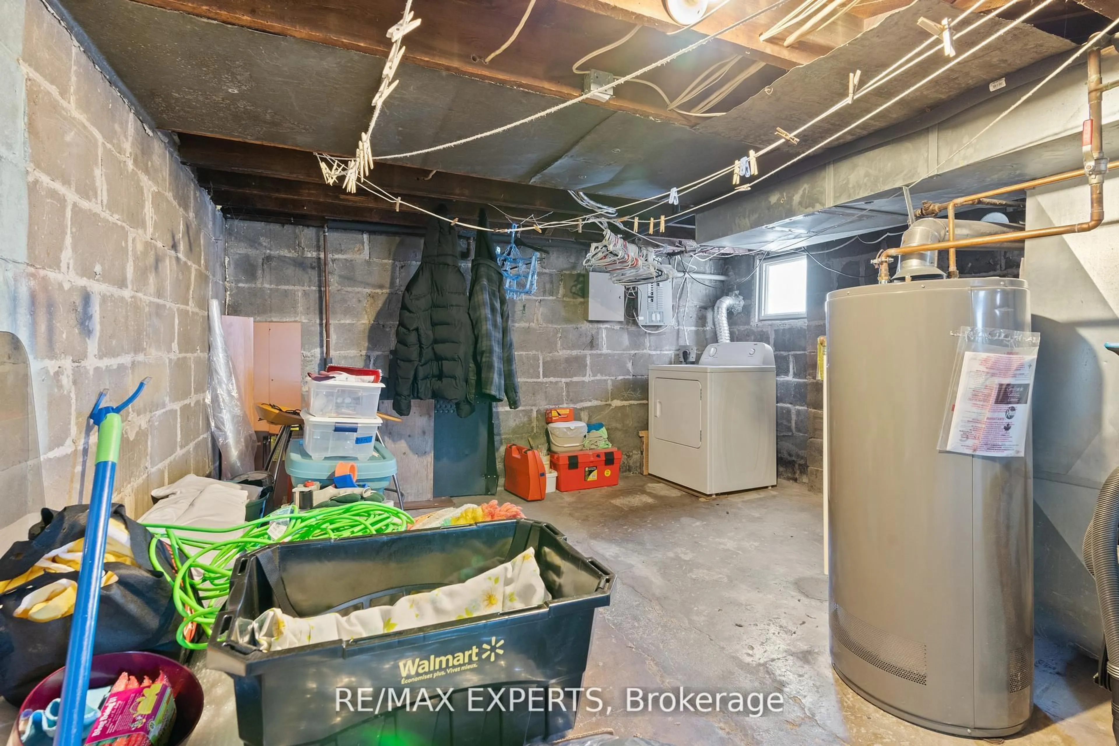 Laundry room for 528 Lauder Ave, Toronto Ontario M6E 3J4