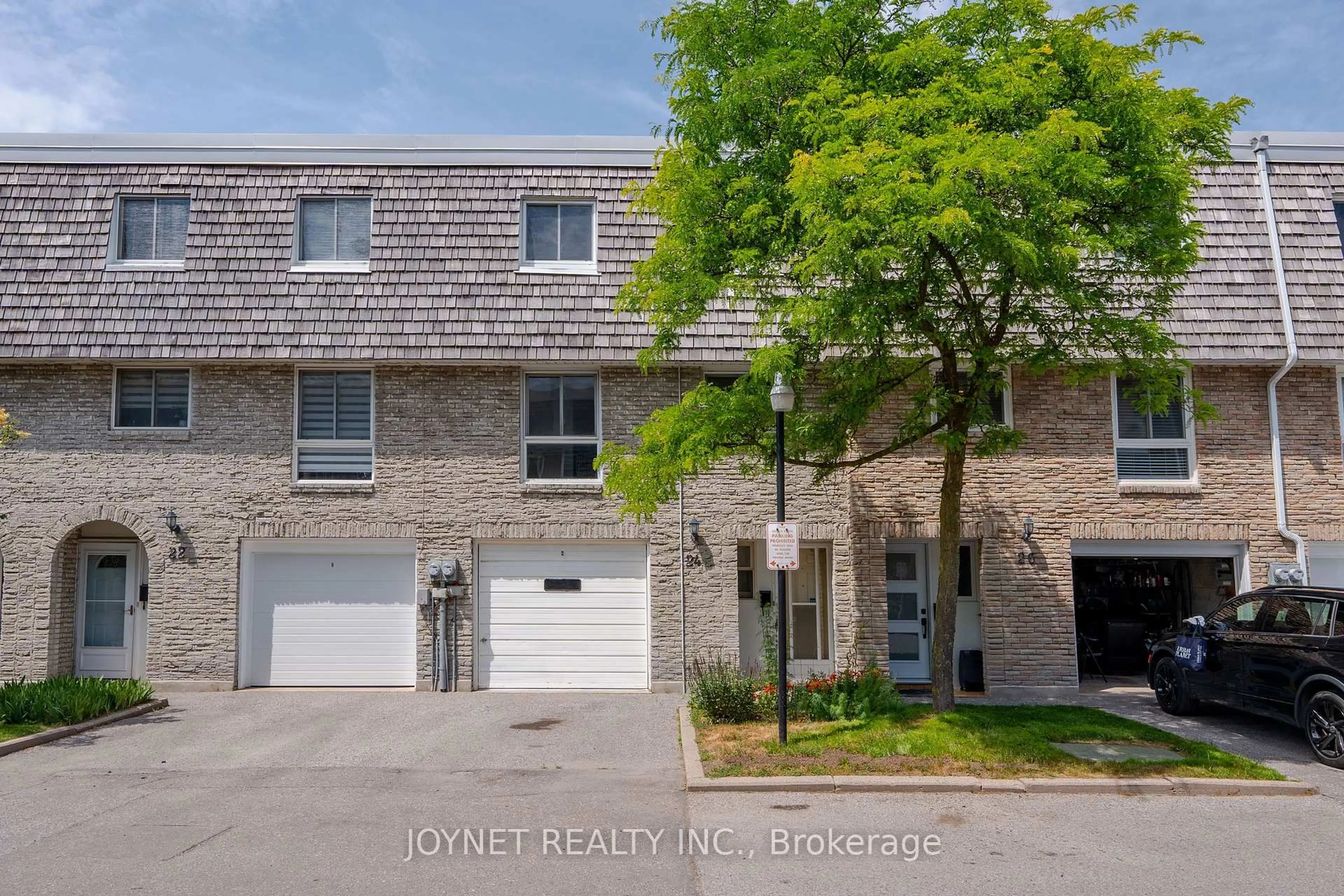 A pic from outside/outdoor area/front of a property/back of a property/a pic from drone, street for 24 Wild Briarway, Toronto Ontario M2J 2L2