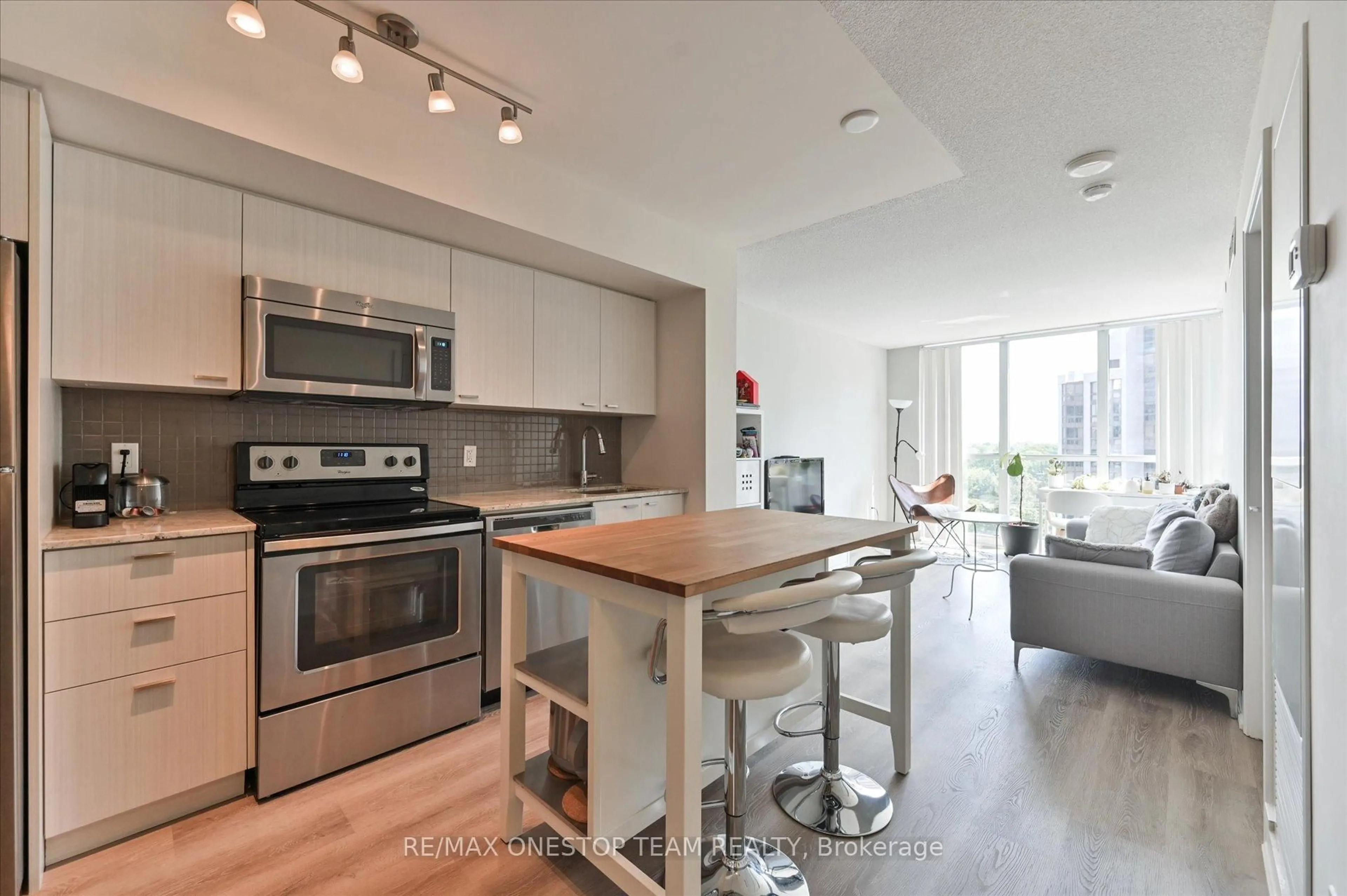 Open concept kitchen, unknown for 88 Sheppard Ave #811, Toronto Ontario M2N 6Y2