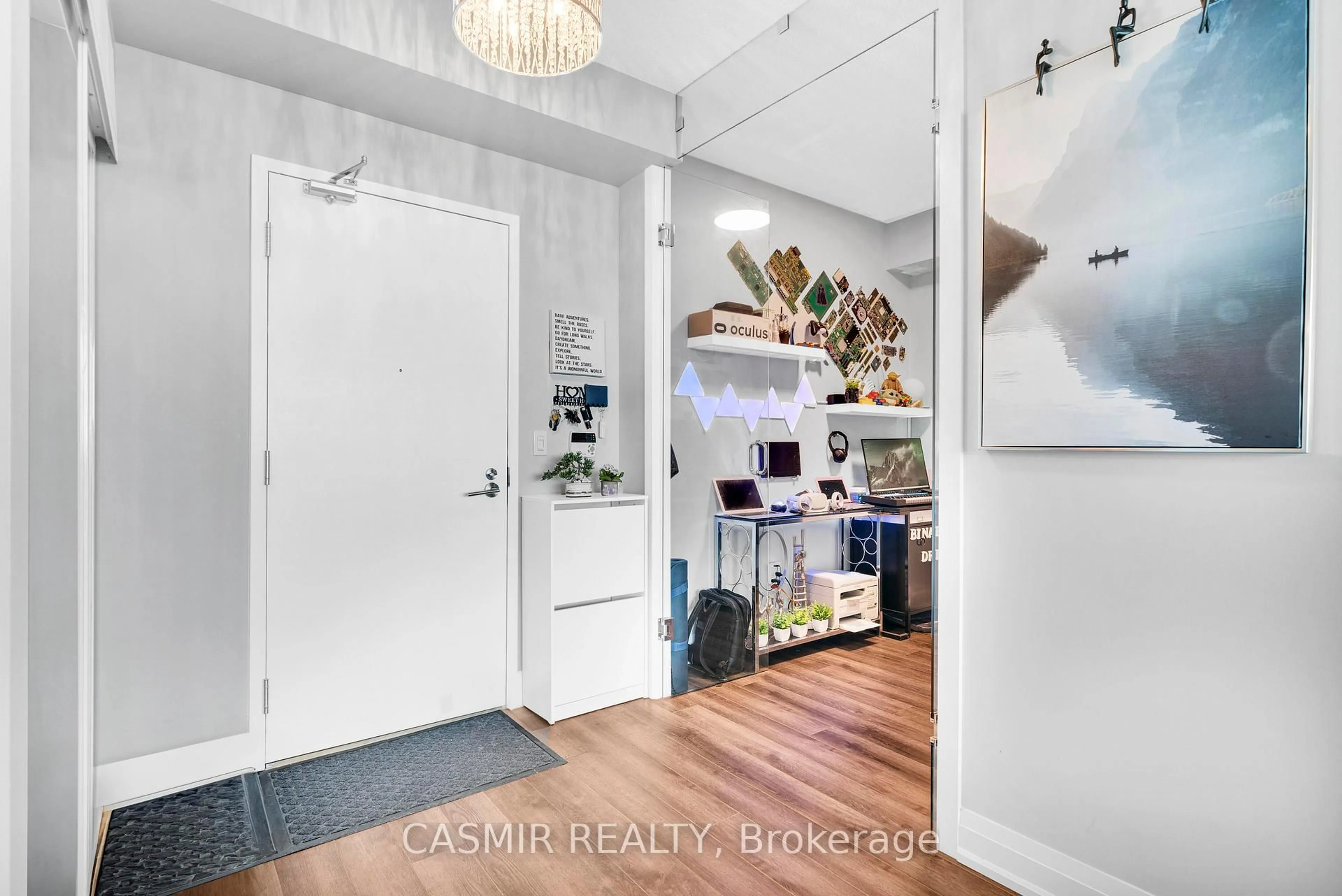 Indoor entryway for 215 Fort York Blvd #707, Toronto Ontario M5V 4A2
