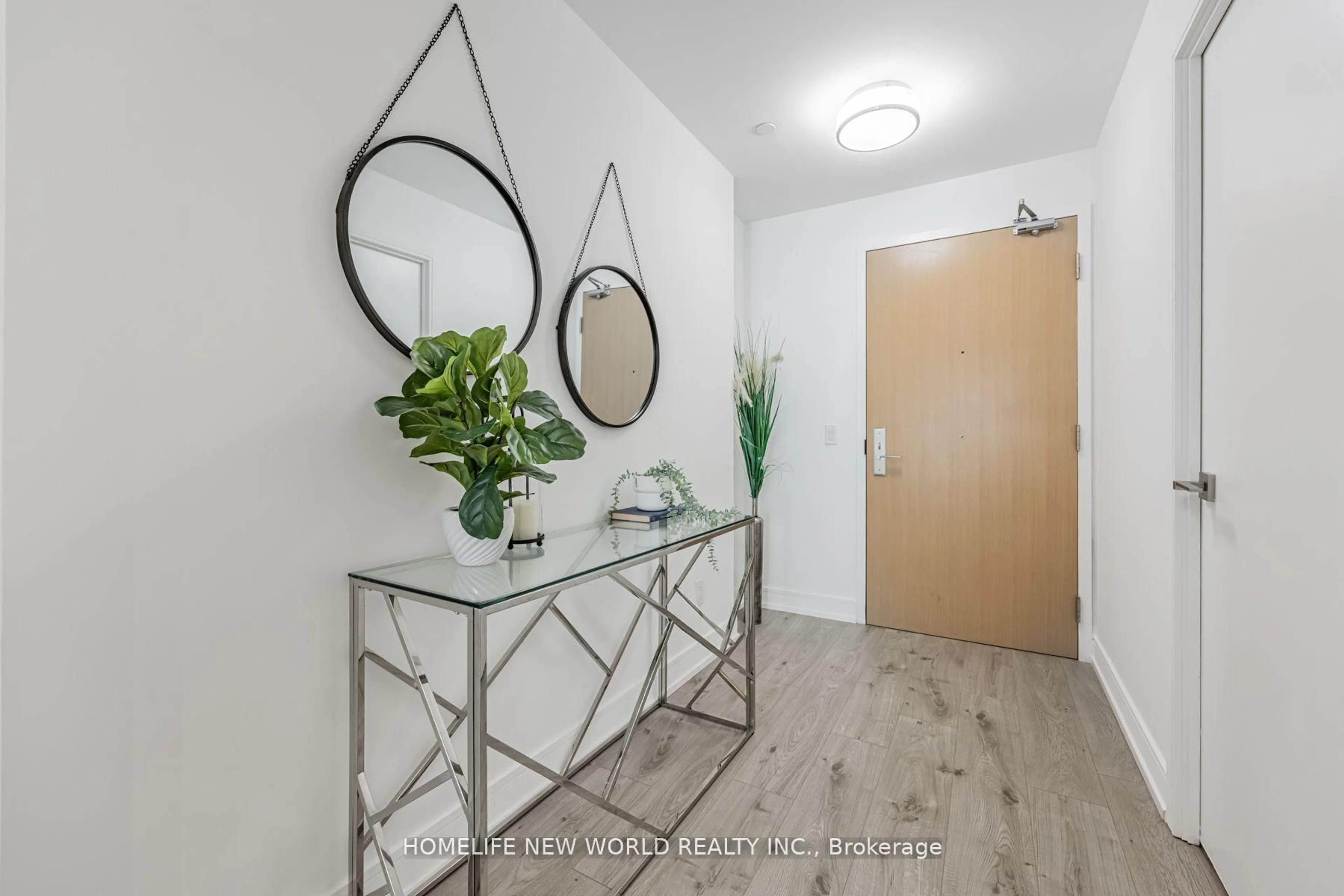 Indoor entryway for 621 Sheppard Ave #250, Toronto Ontario M2K 1B5